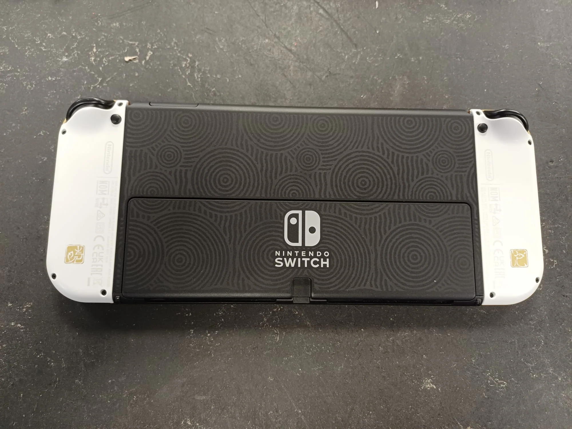 Nintendo Switch – OLED Model The Legend of Zelda: Tears of the Kingdom Edition - Image 4