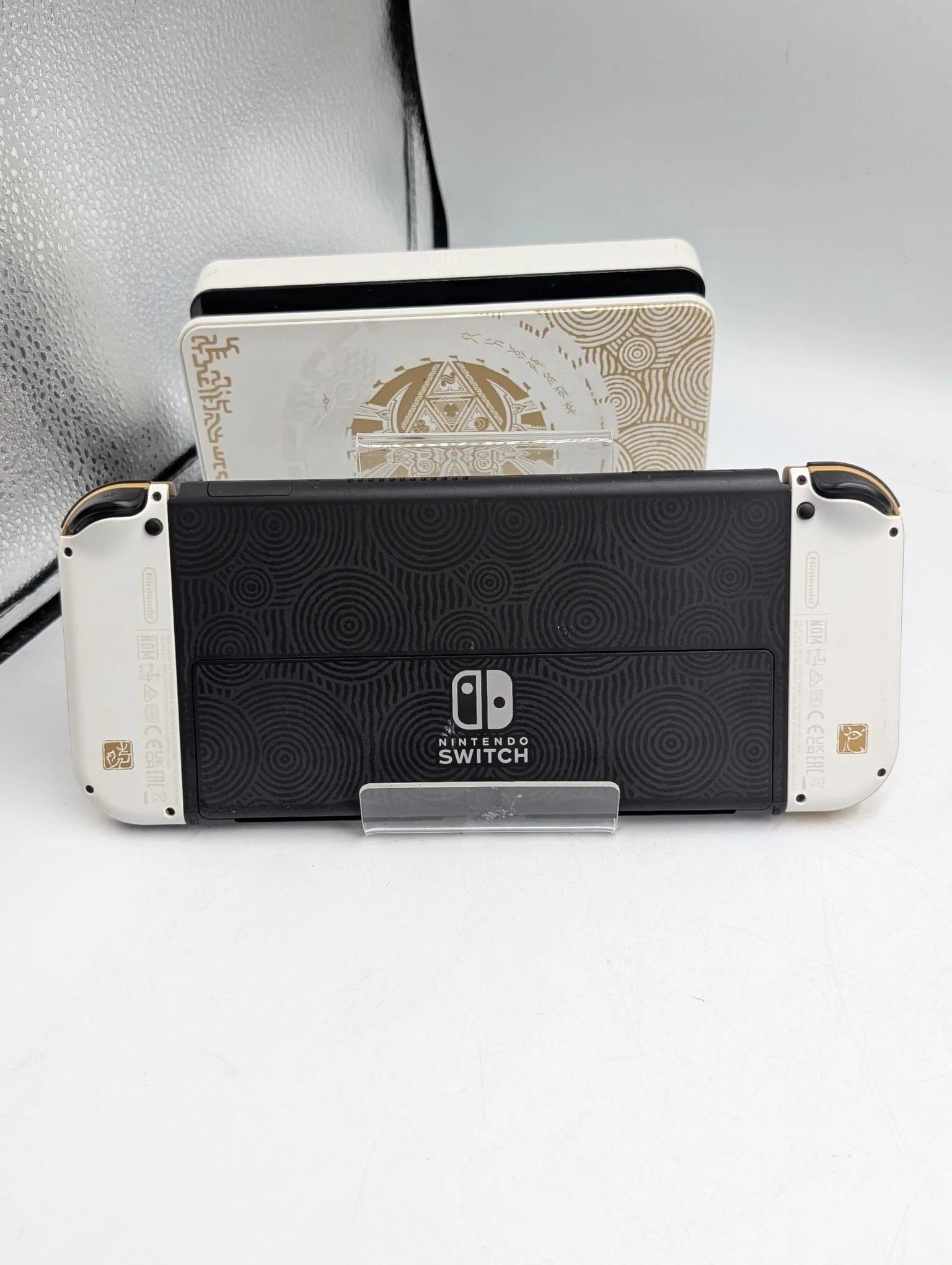 Nintendo Switch (OLED Model) Zelda Tears of the Kingdom Limited Edition (No game included) - Image 3
