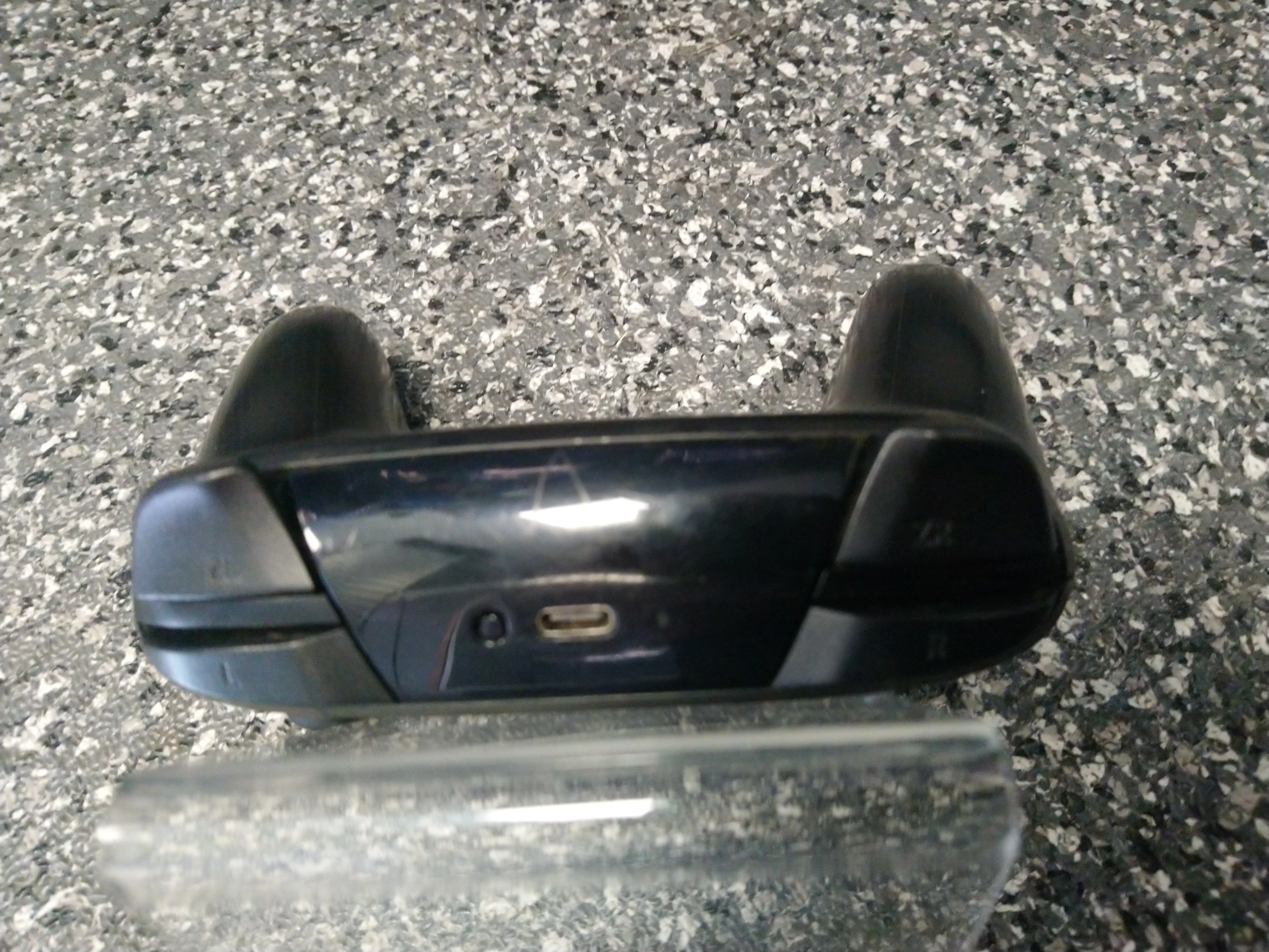 NINTENDO Switch Pro Controller - Image 4
