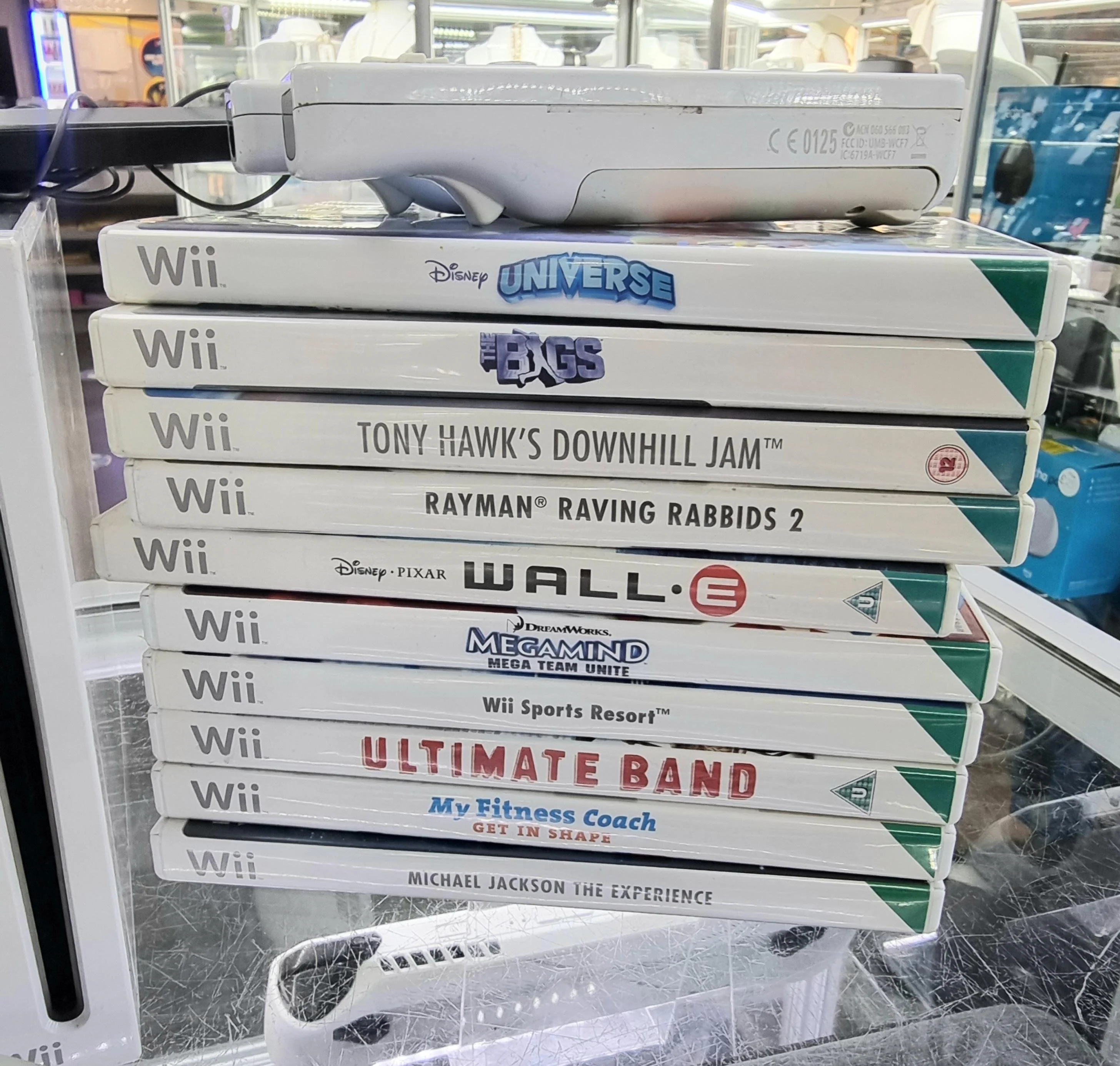 Nintendo Wii Bundle - Console and 10 Games - Image 3