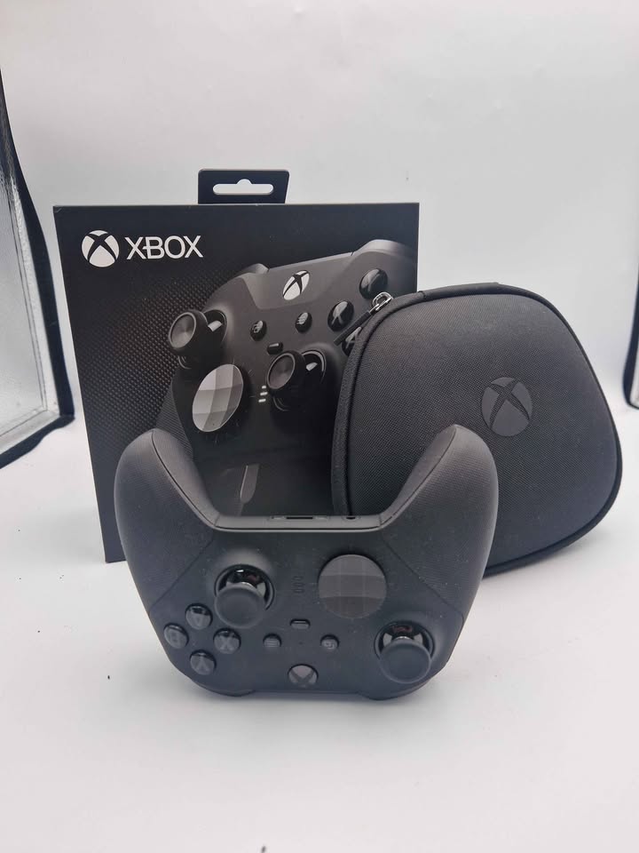 Official Xbox Elite Series 2 Controller – Black – Wireless – With Case & Full Accessories - Image 2
