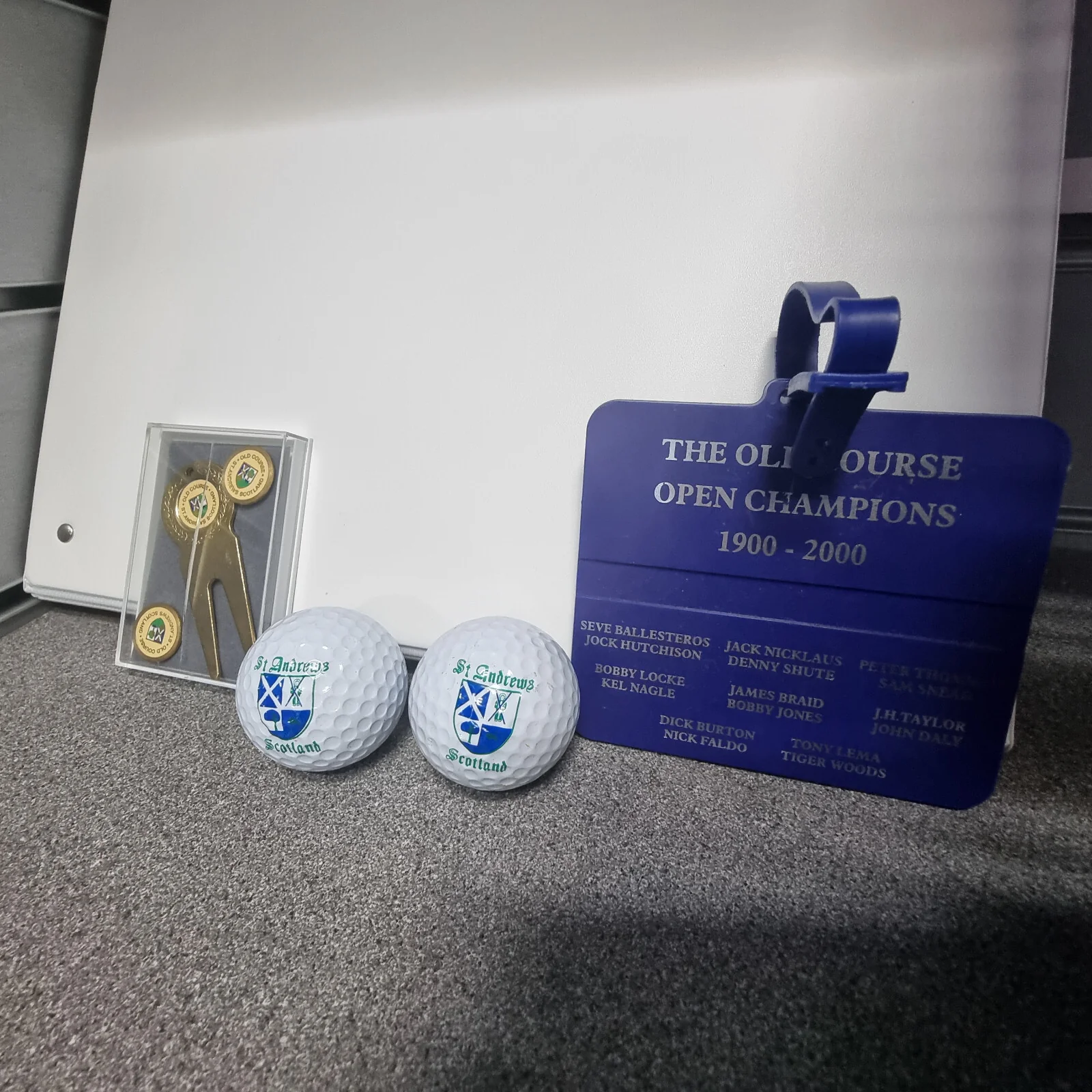 Old Course St Andrews Scotland Golf Divot Tool, 2 Balls & Bag Tag