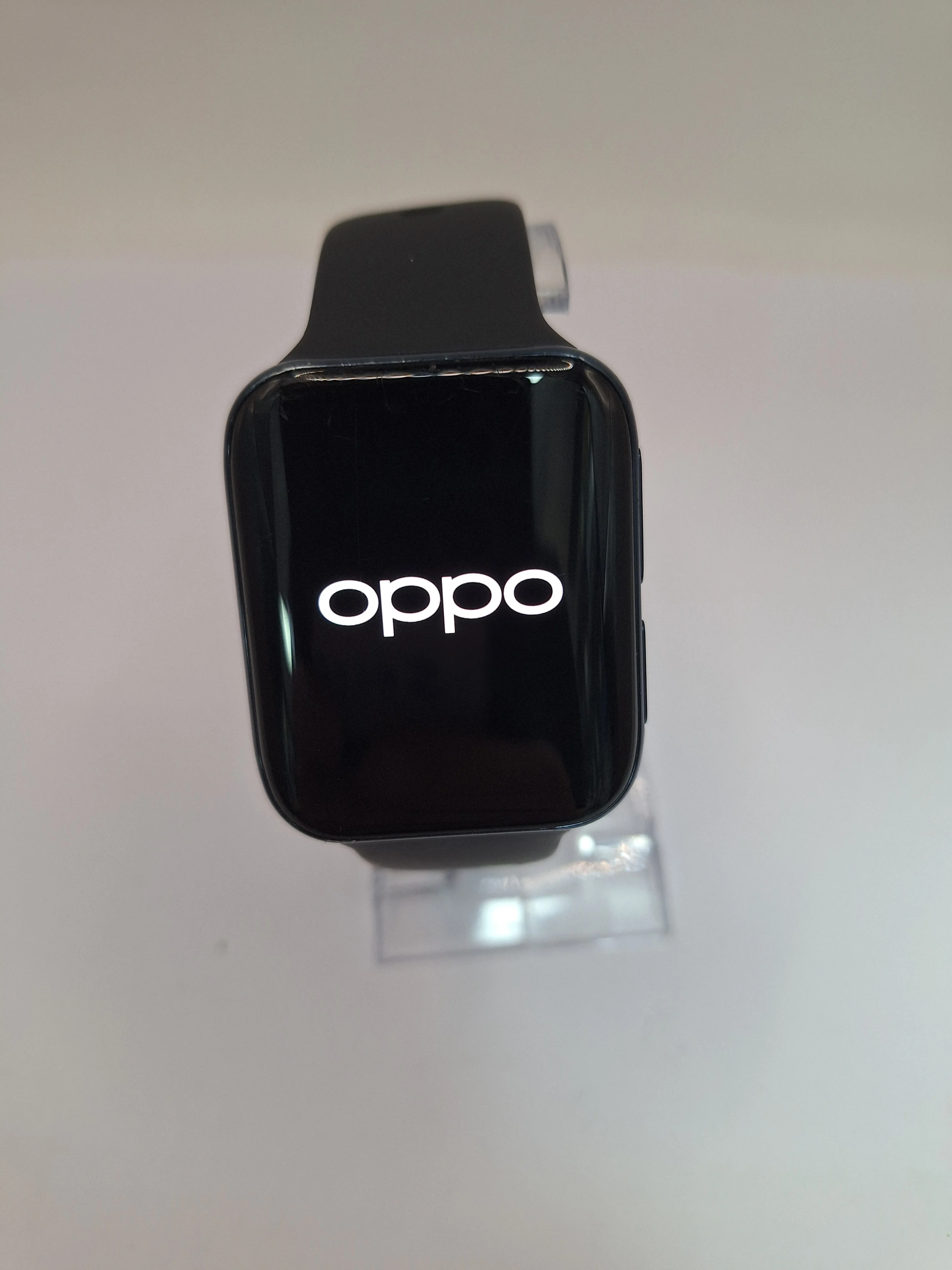 Oppo Watch 46MM Black, WiFi BLACK STRAP ,COMES WITH CHARGER ,NOT IN ORIGINAL BOX.