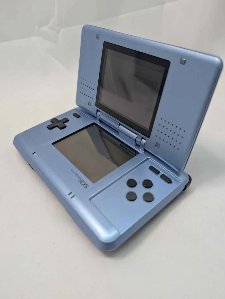 Original Nintendo DS Retro Handheld Gaming Console With Charger & Stylus - Image 3
