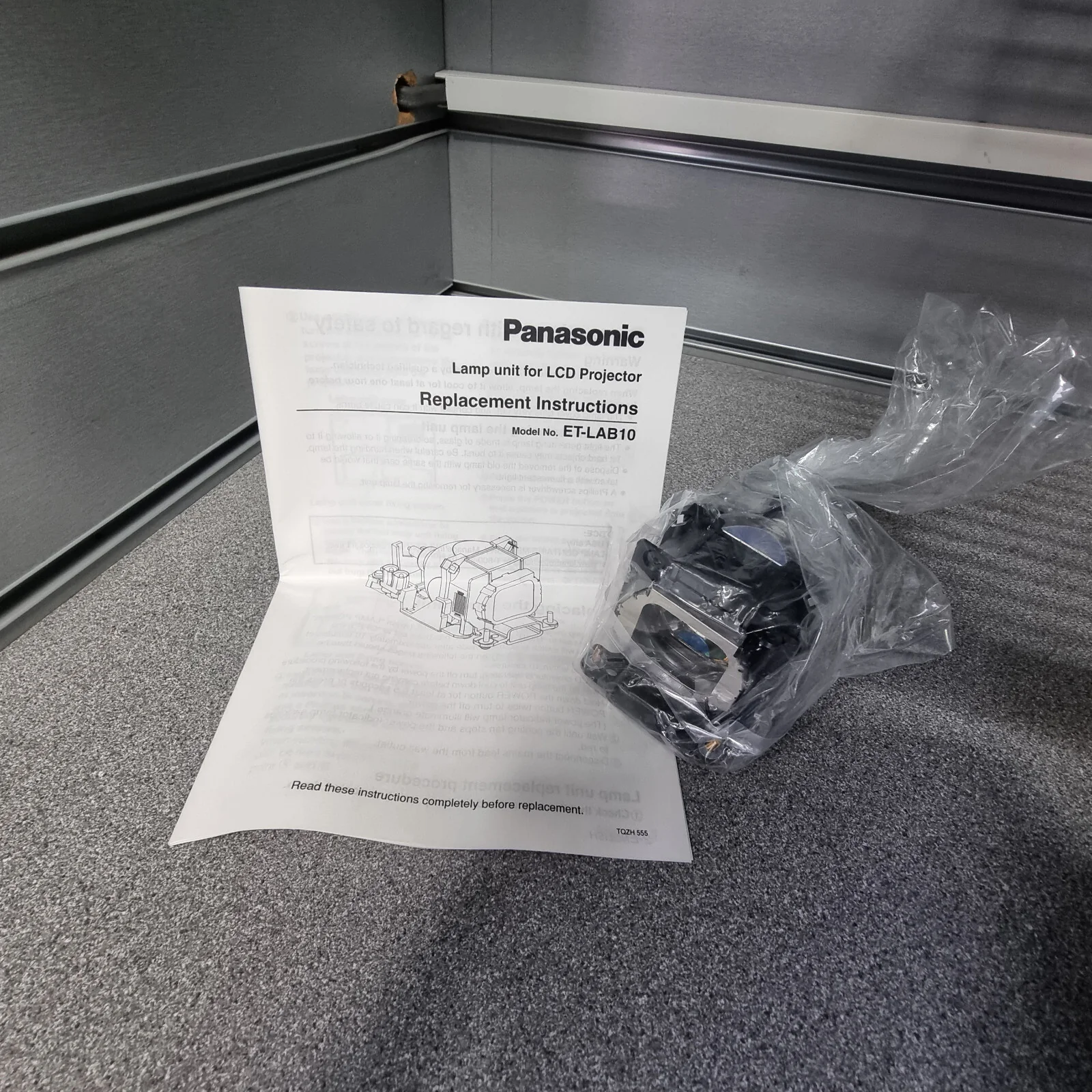 Panasonic ET-LAB10 Replacement Lamp Unit For PT-LB20V - Image 3