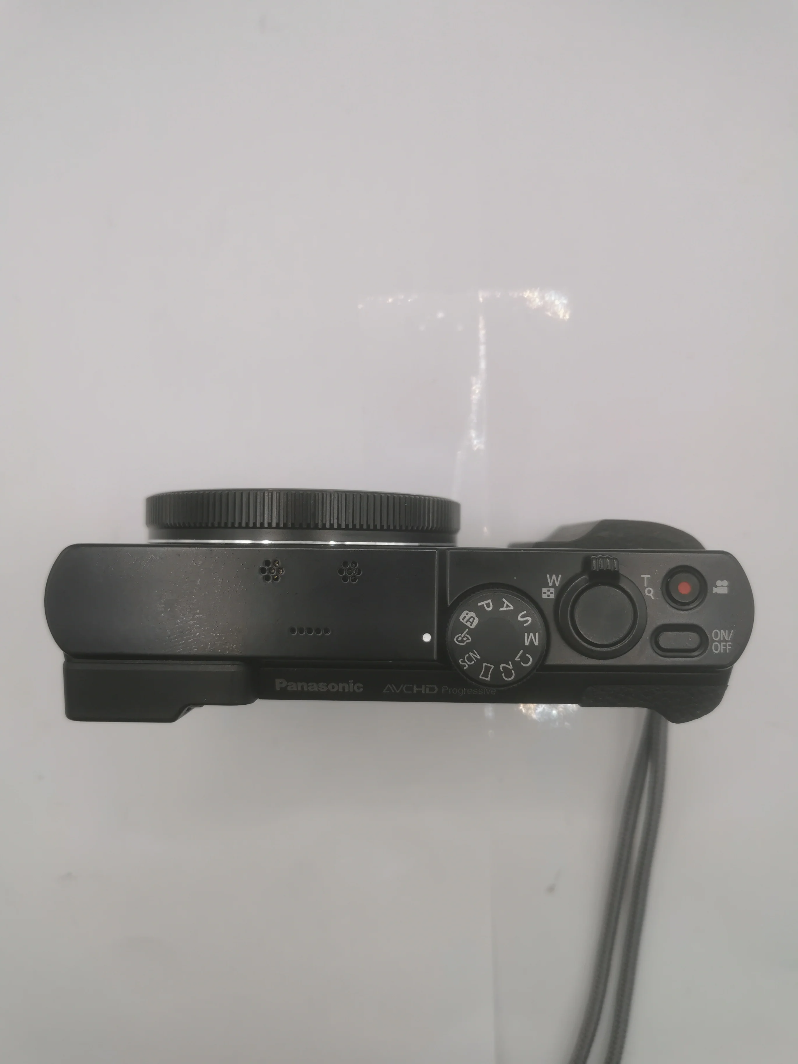 Panasonic Lumix DMC-TZ70 12MP 30x With Case - Image 3