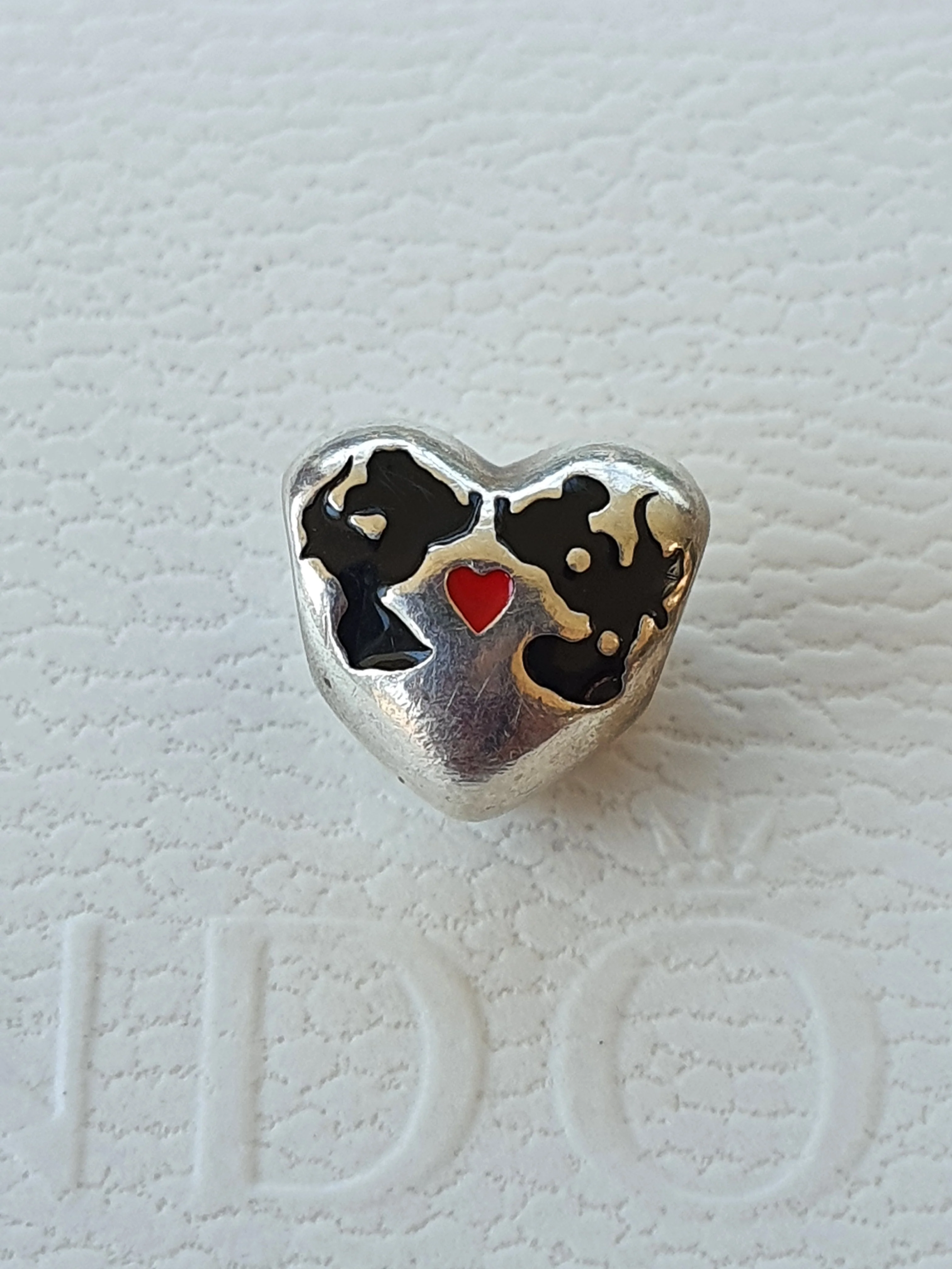 Pandora Charm Disney Minnie and Mickey Kiss 791443ENMX - Image 2