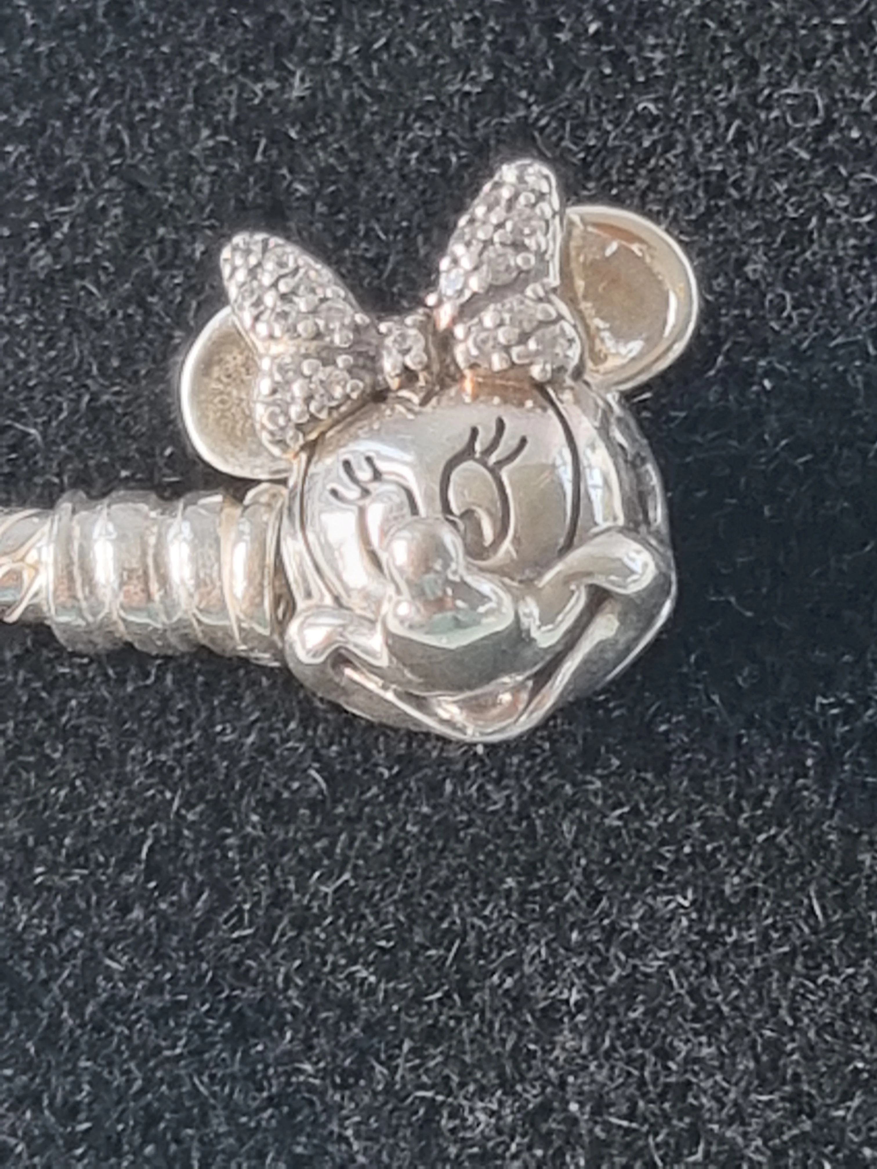 Pandora Moments Disney Shimmering Minnie Mouse Bracelet 17cm - Image 4