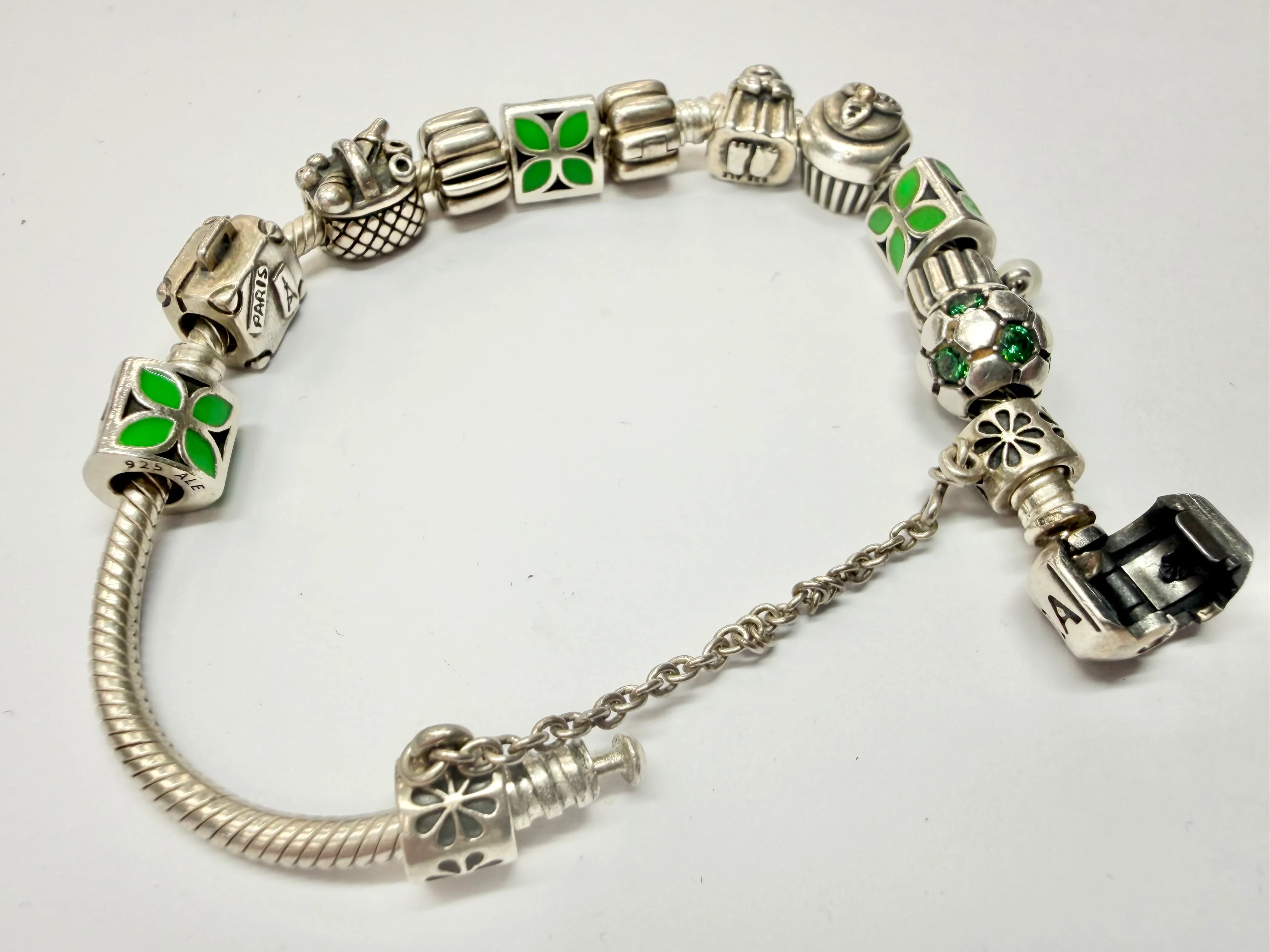 Pandora Snake Bracelet 19cm with charms - Image 2