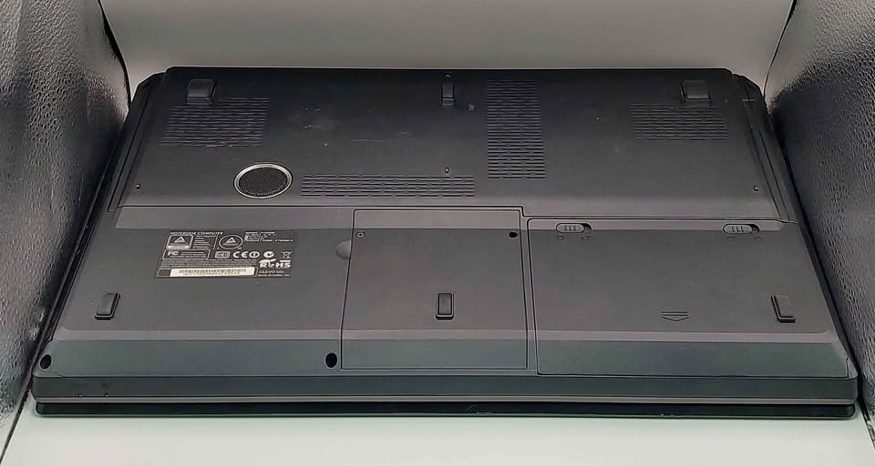 Pcspecialist CLEVO p150sm -A 15.6" i7-4710MQ 16GB Ram 256GB SSD + 128GB SSD GTX 880M 8GB Windows 10 - Image 3