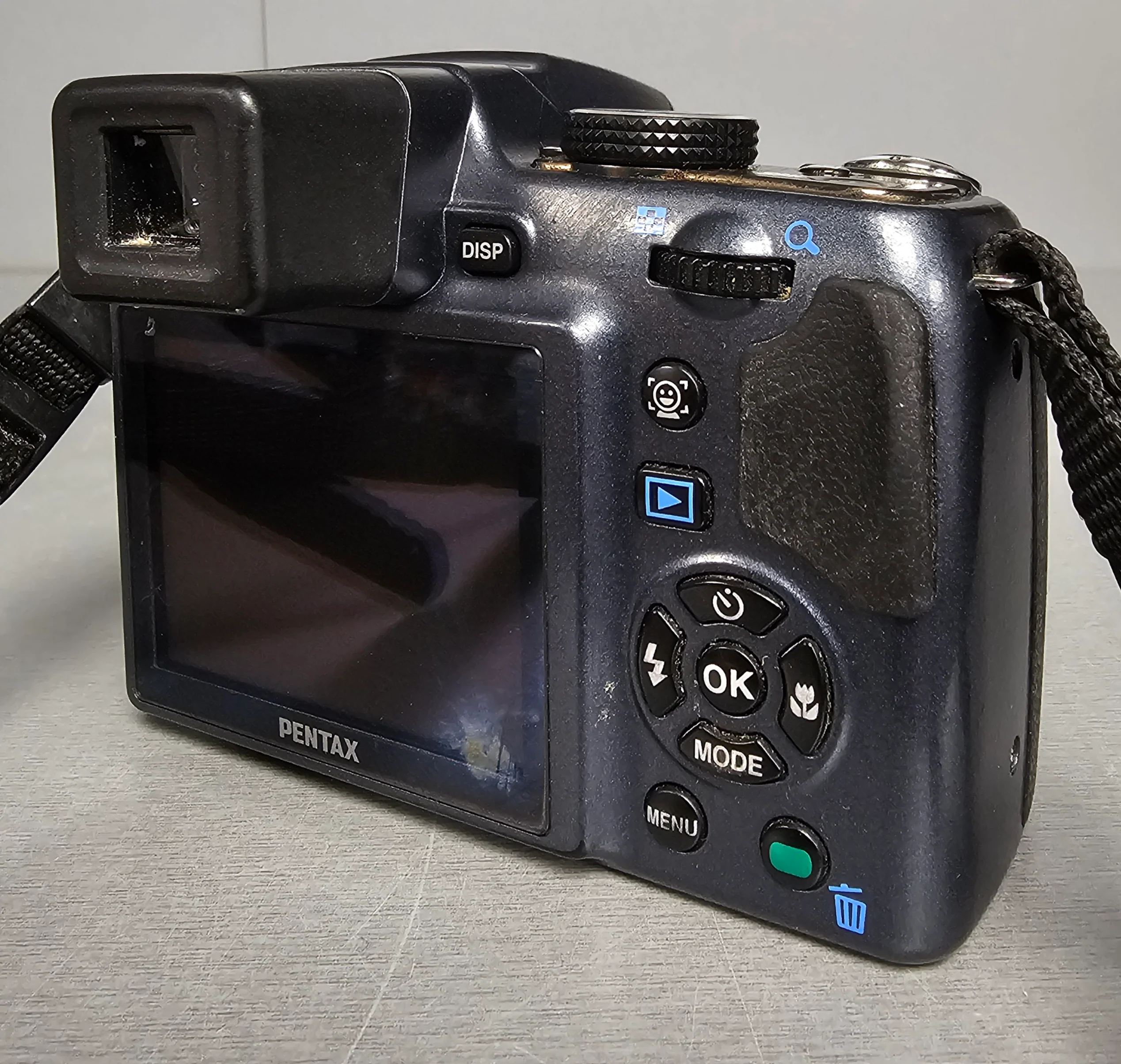 Pentax X90 12.1 MP Digital Camera with 26x Super-Telephoto - Image 3