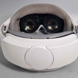 PICO 4 All-in-One VR 128GB Headset (With Controllers), - Image 3
