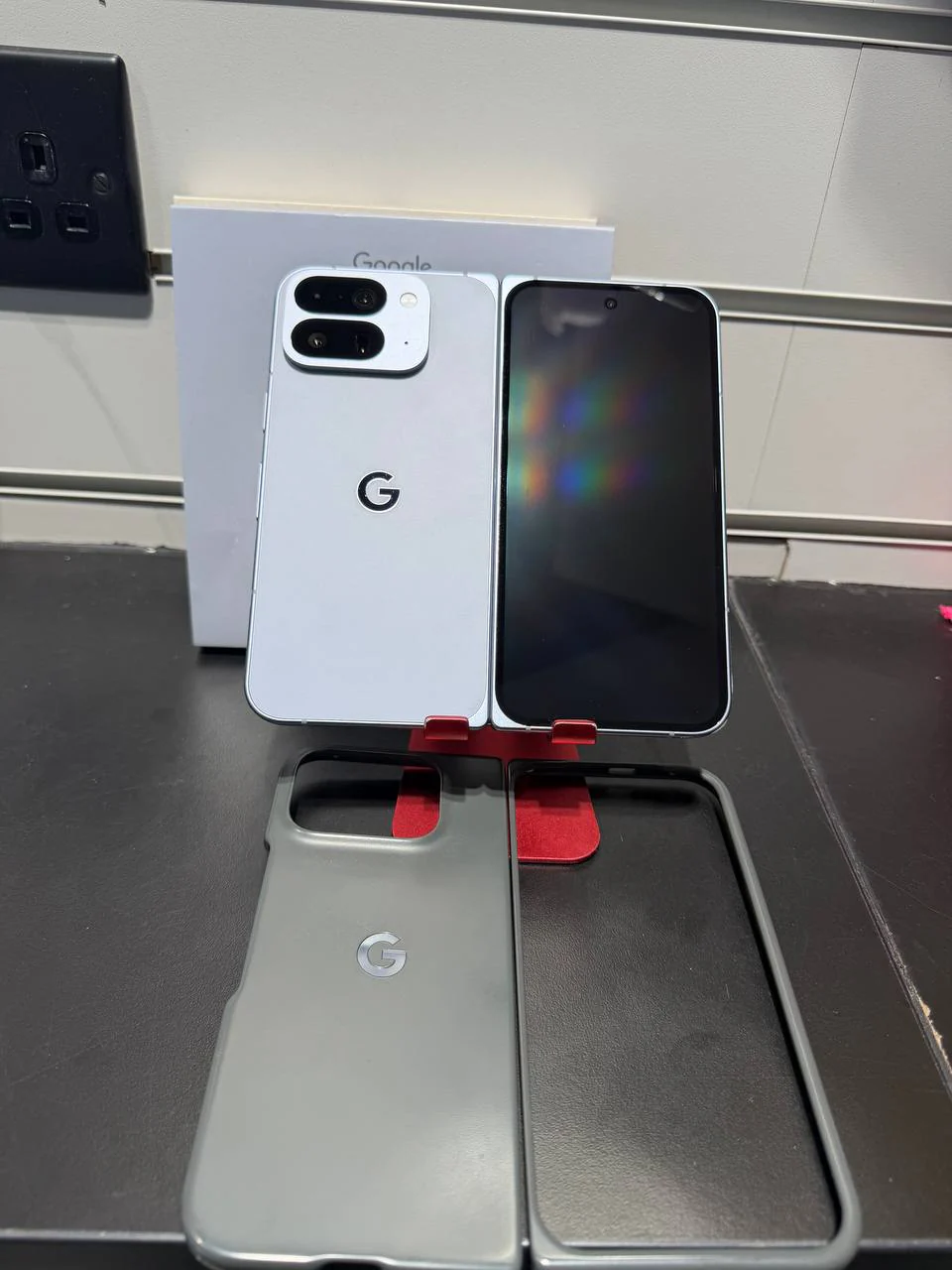 Pixel 10 Pro Fold Moonstone - 512GB - Like New