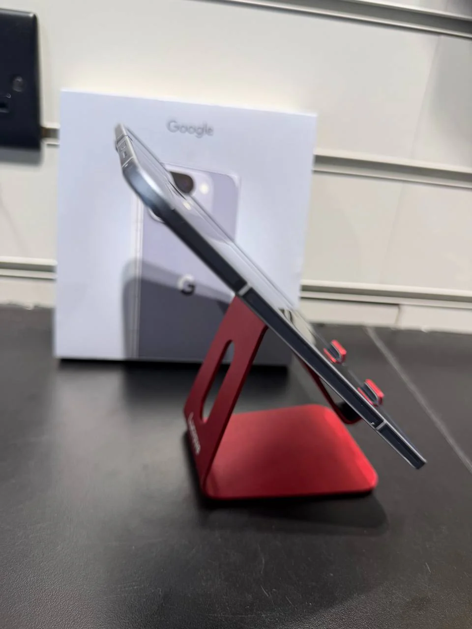 Pixel 10 Pro Fold Moonstone - 512GB - Like New - Image 2