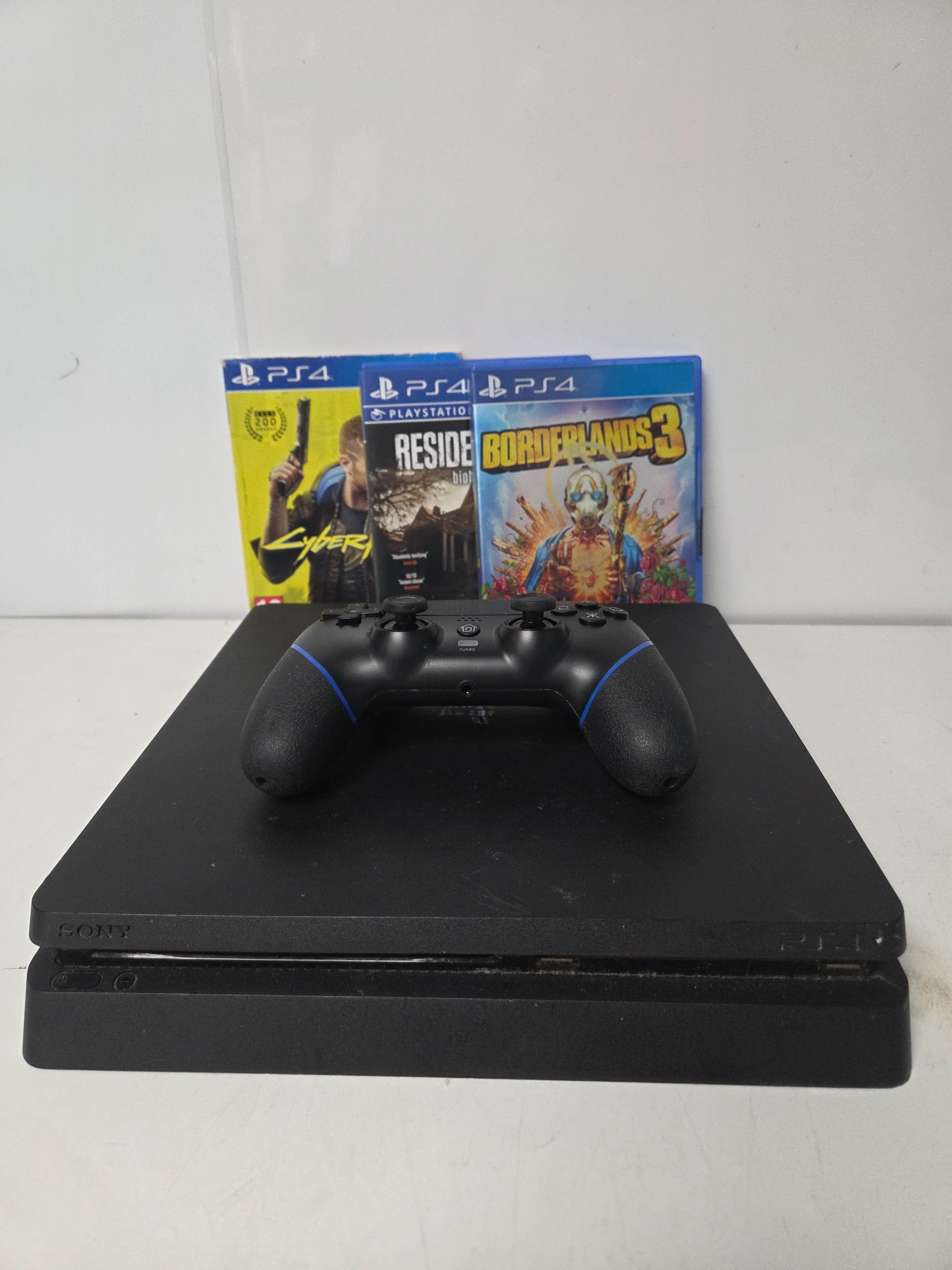 Playstation 4 Slim Console 500Gb with 3 Games - Image 2