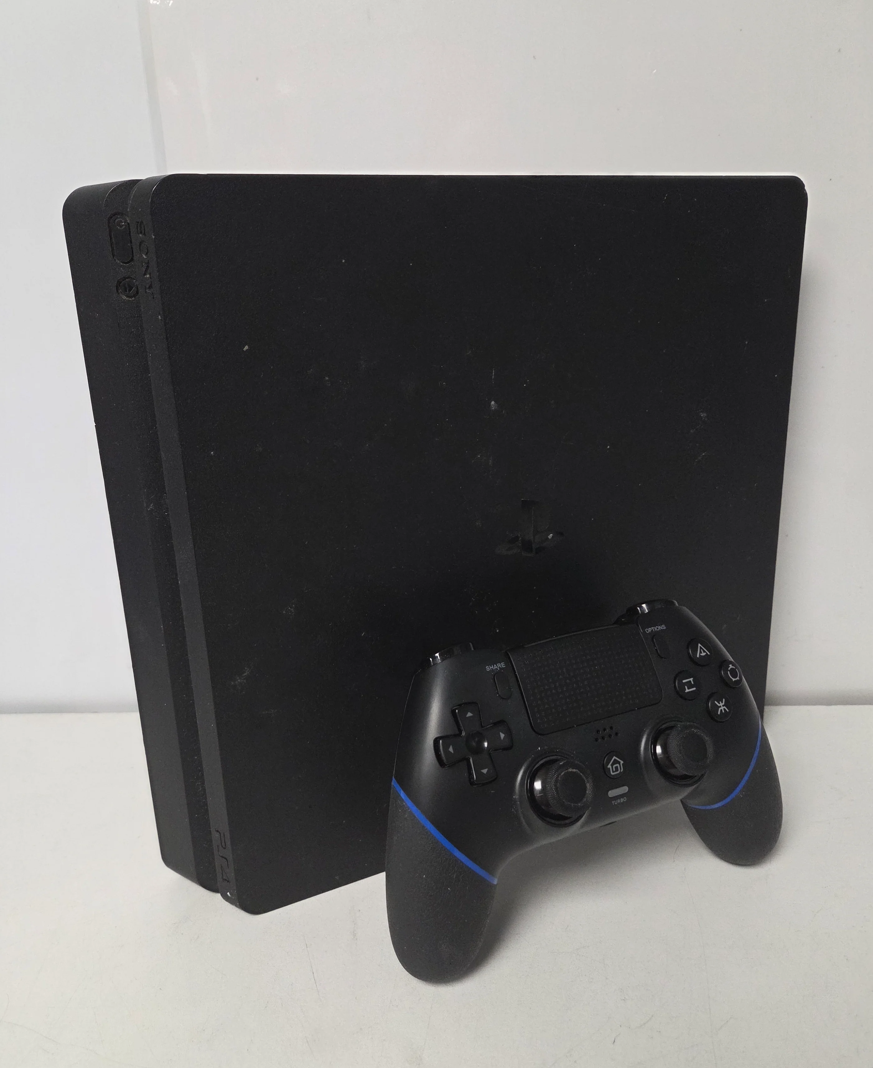 Playstation 4 Slim Console 500Gb with 3 Games - Image 3