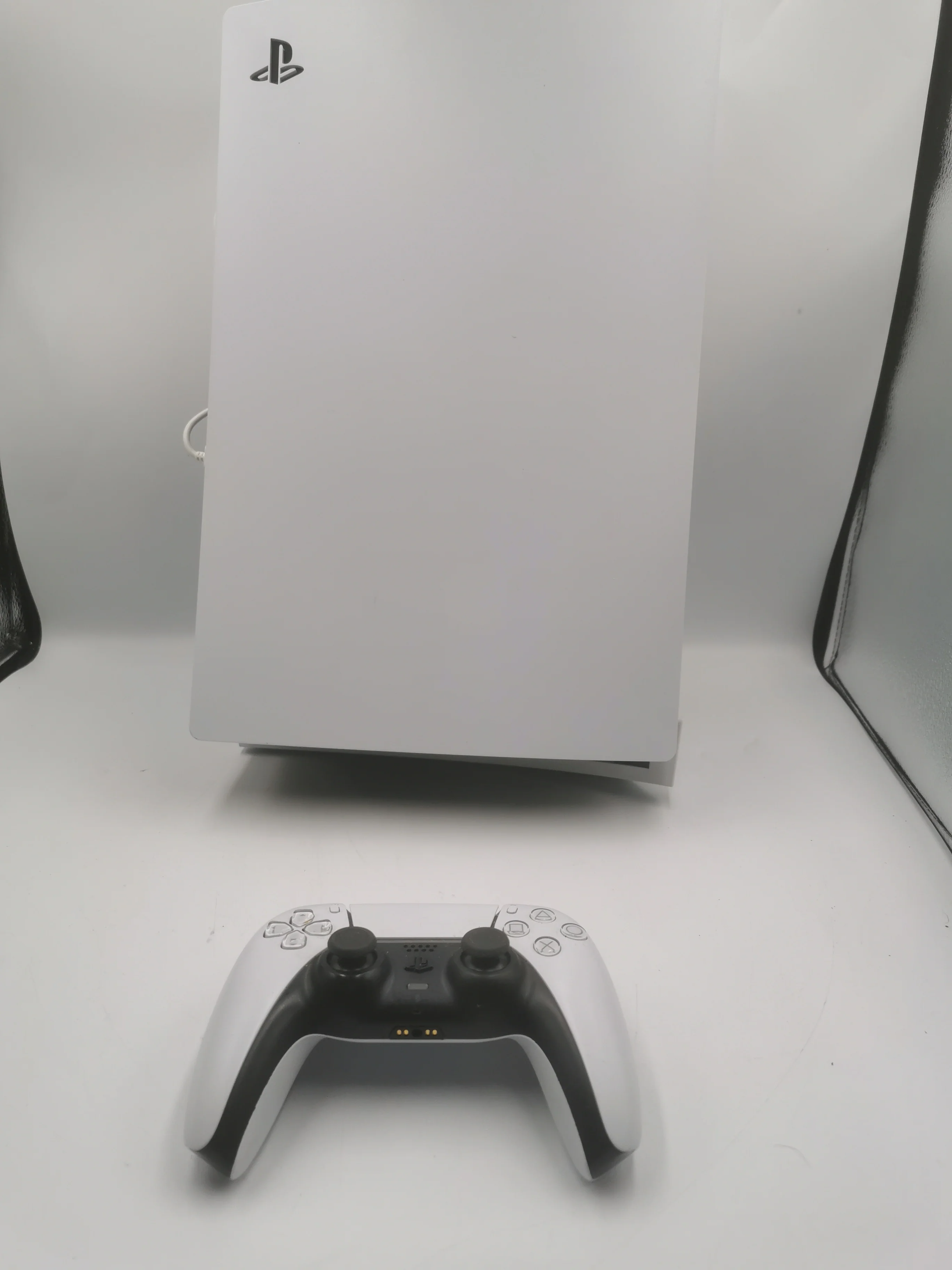Playstation 5 Console, 825GB, White, Boxed - Image 4