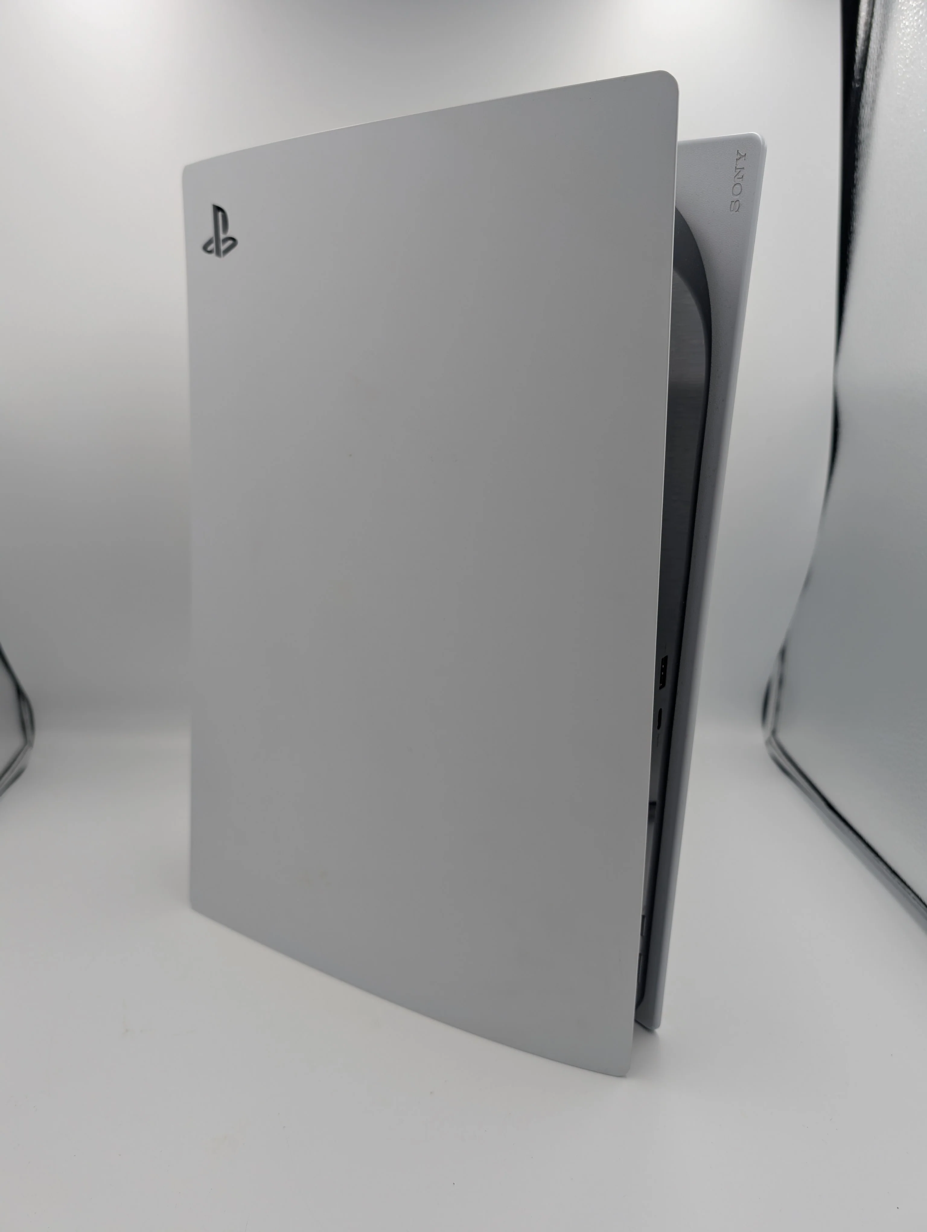 Playstation 5 Console, 825GB, White, Boxed - Image 3