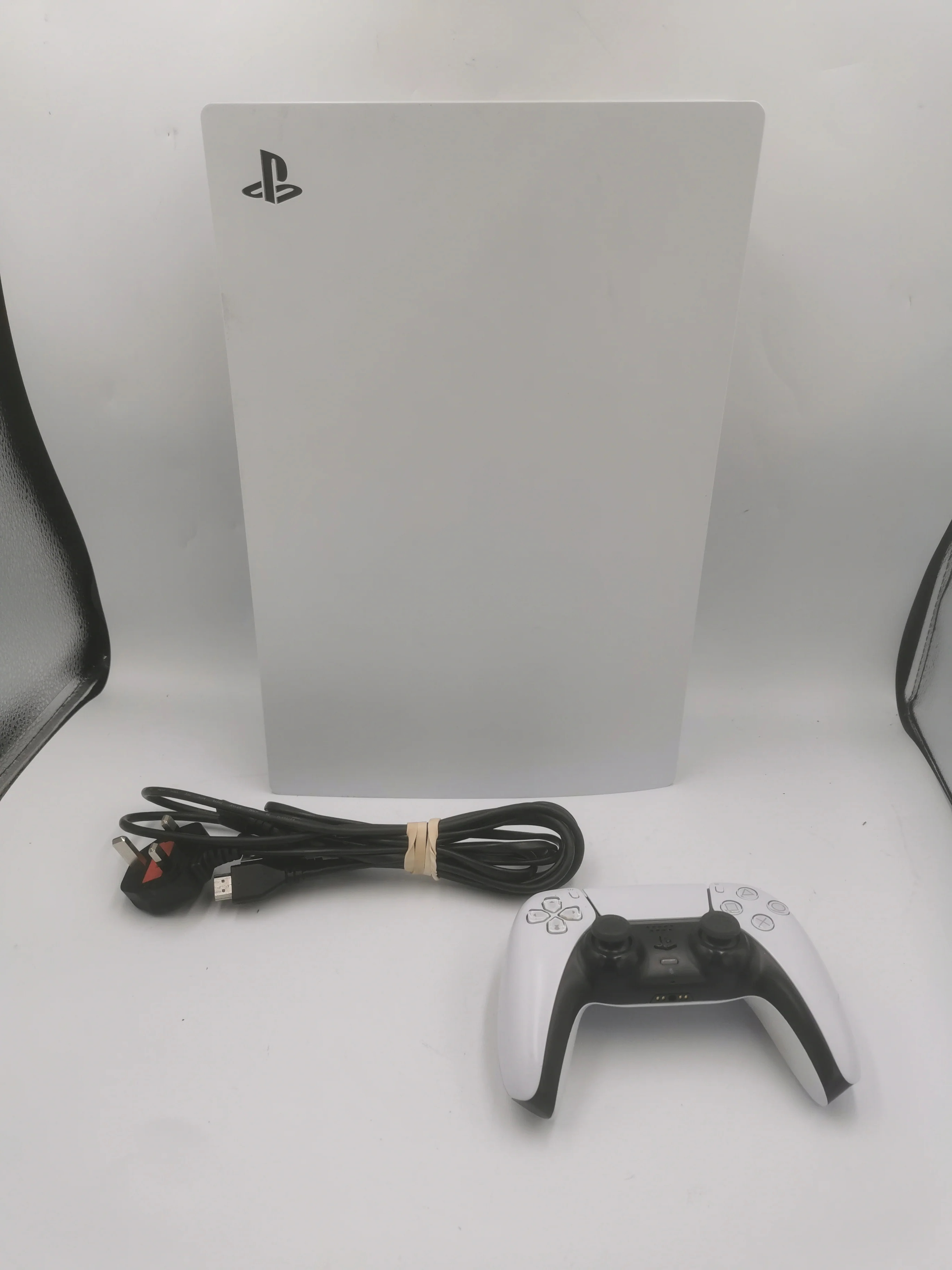 Playstation 5 Console, 825GB, White, Unboxed with 1 controller and power cable - Image 4