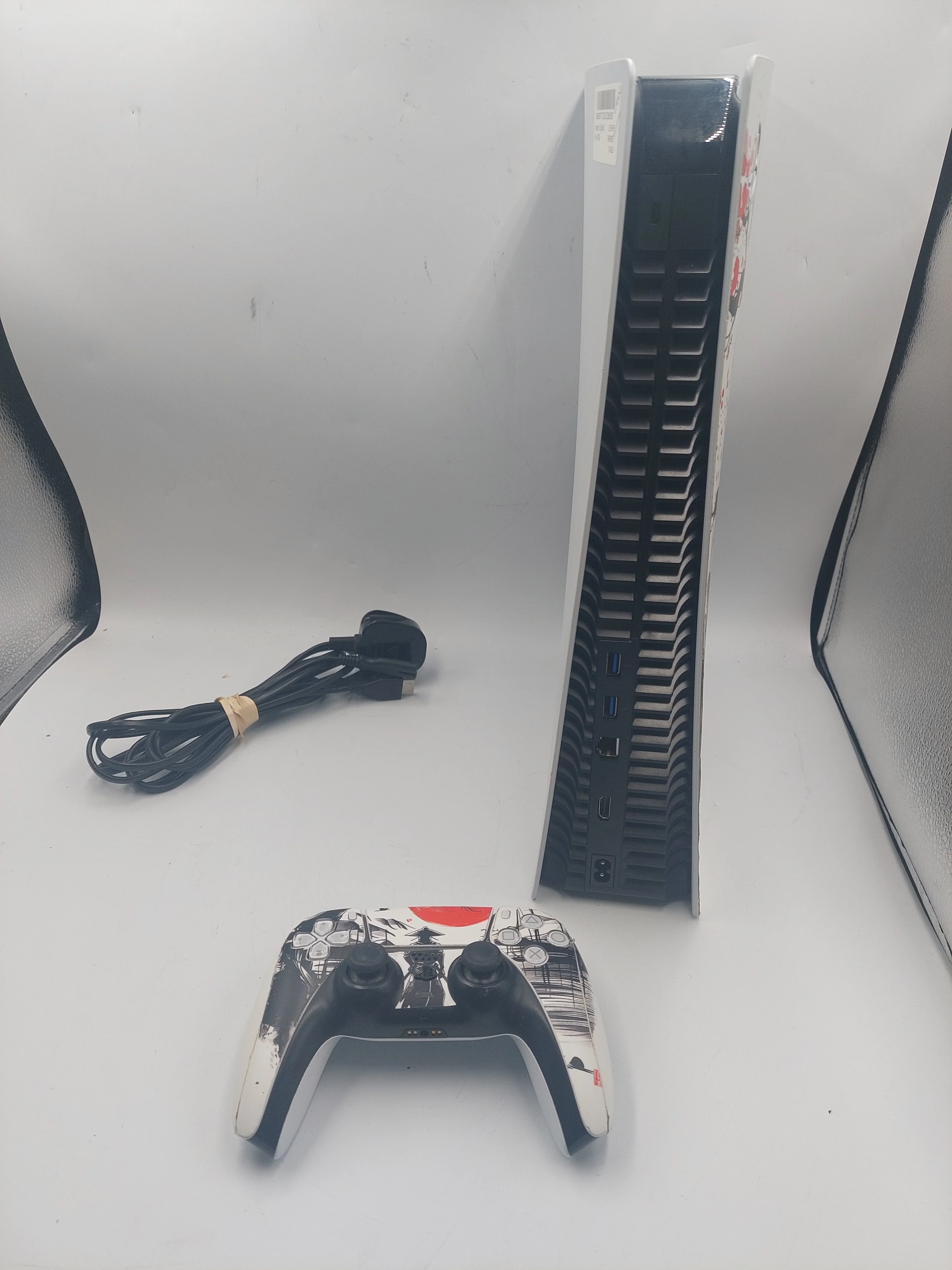 PlayStation 5 Digital Edition Console 825GB White Unboxed with Controller - Image 4