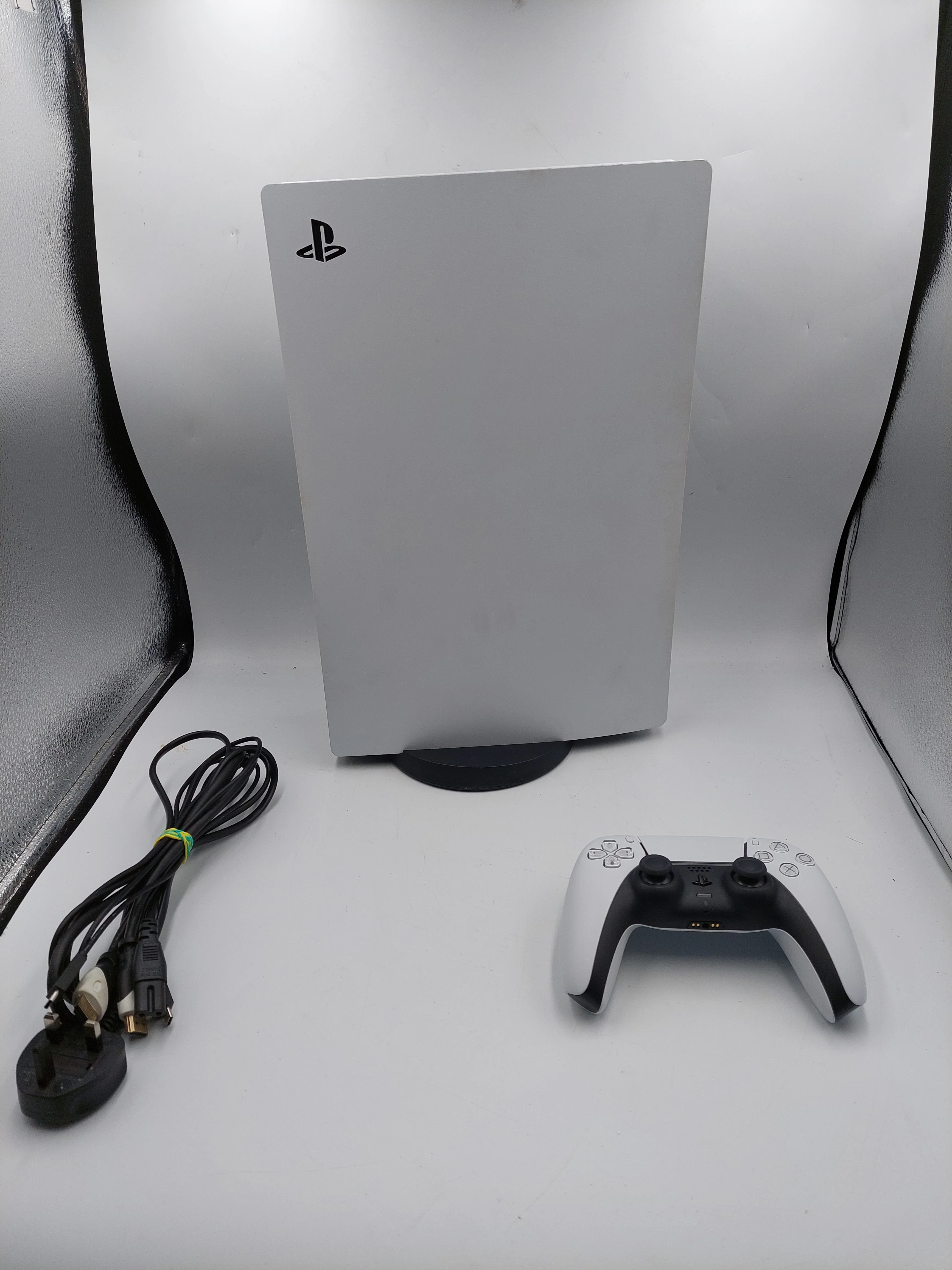 PlayStation 5 digital edition console 825GB White Unboxed with Controller and power cable