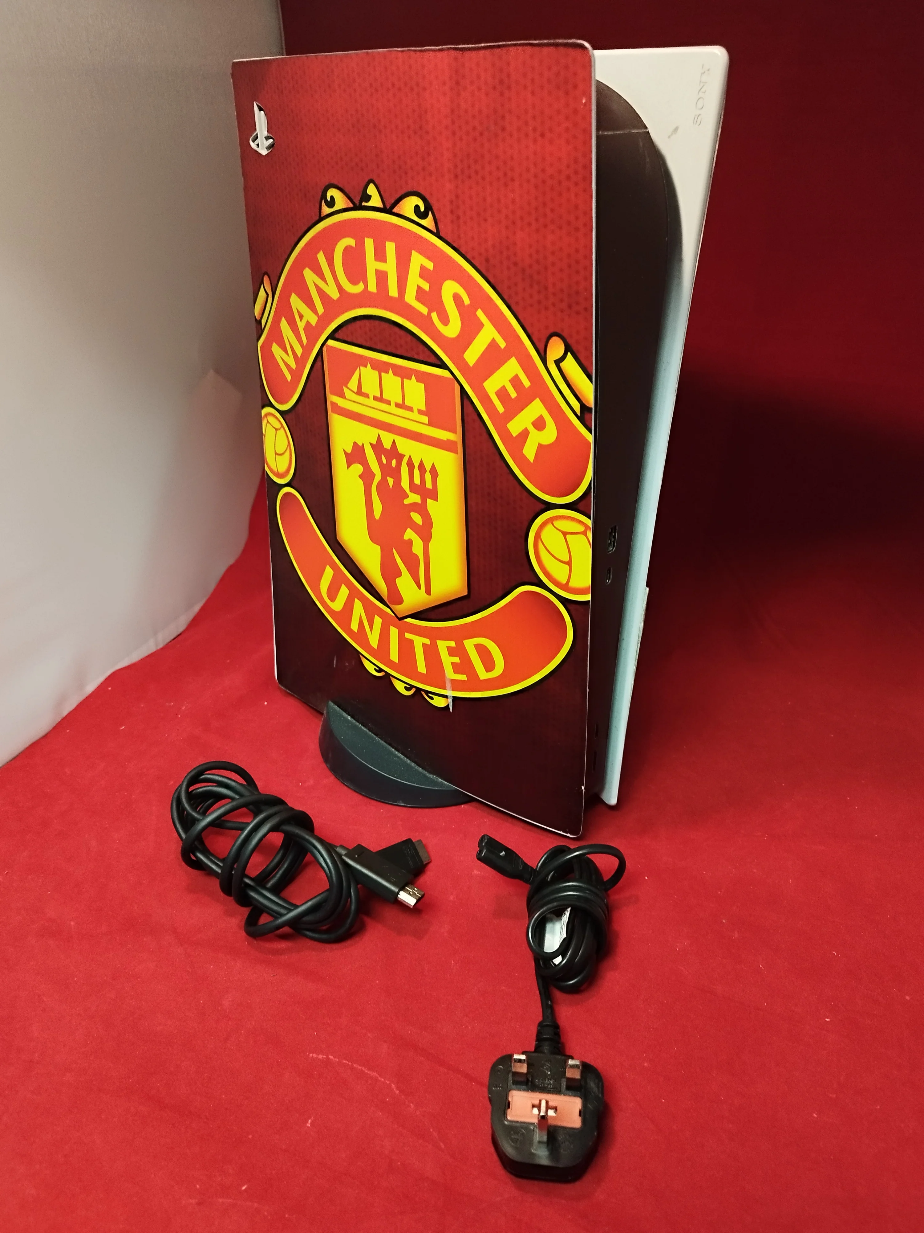 Playstation 5 Disc console Unboxed Manchester United Skin [Without controller] - Image 2