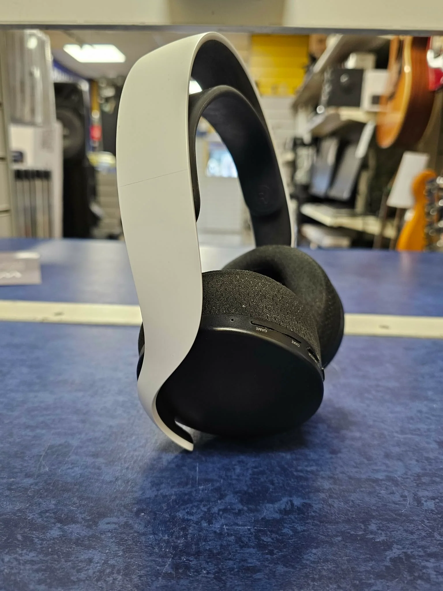 Playstation 5 Pulse 3D Wireless Headset - White w/CFI-ZWD1 Dongle - Image 3