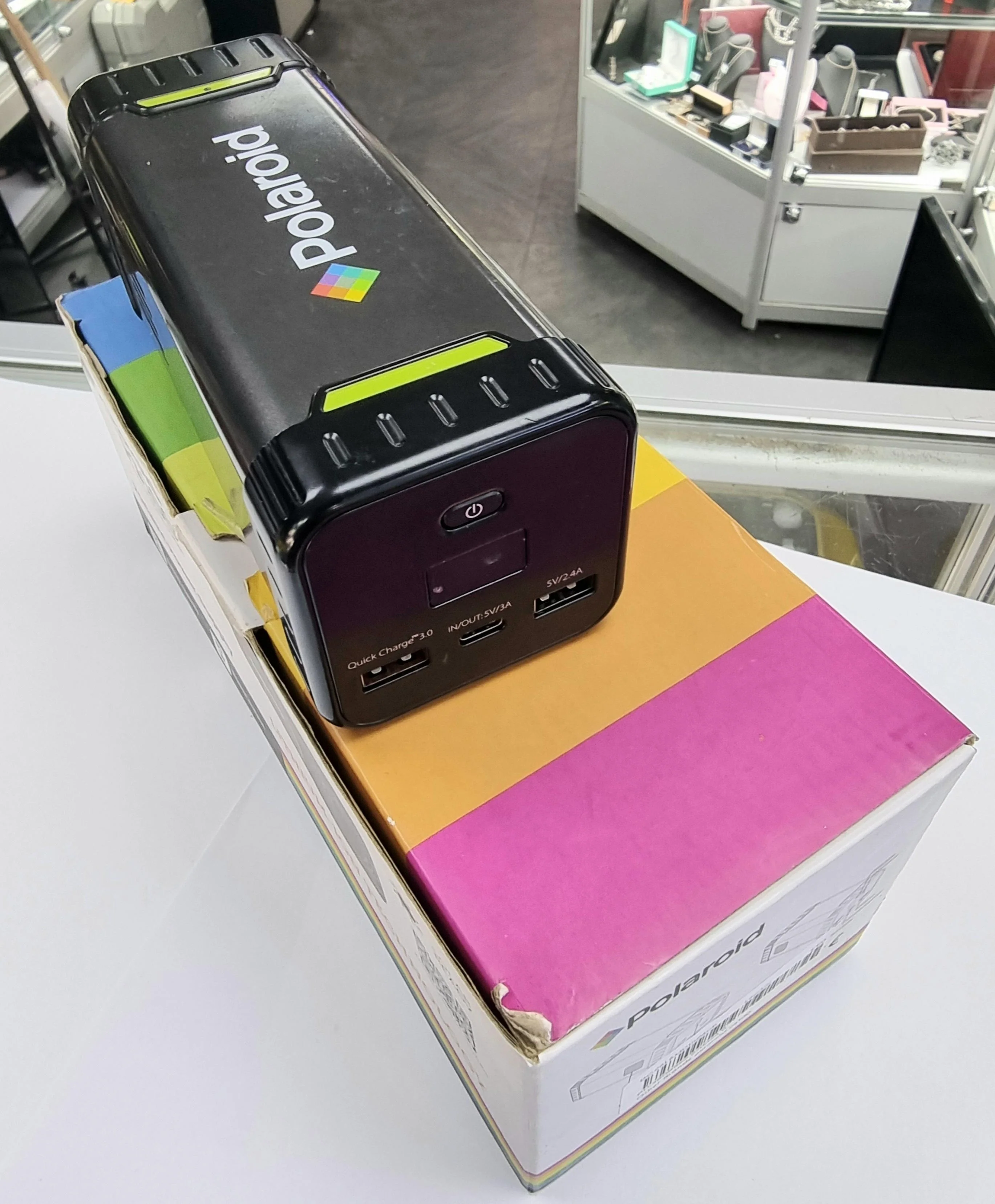 polaroid ps100 portable power supply boxed - Image 4
