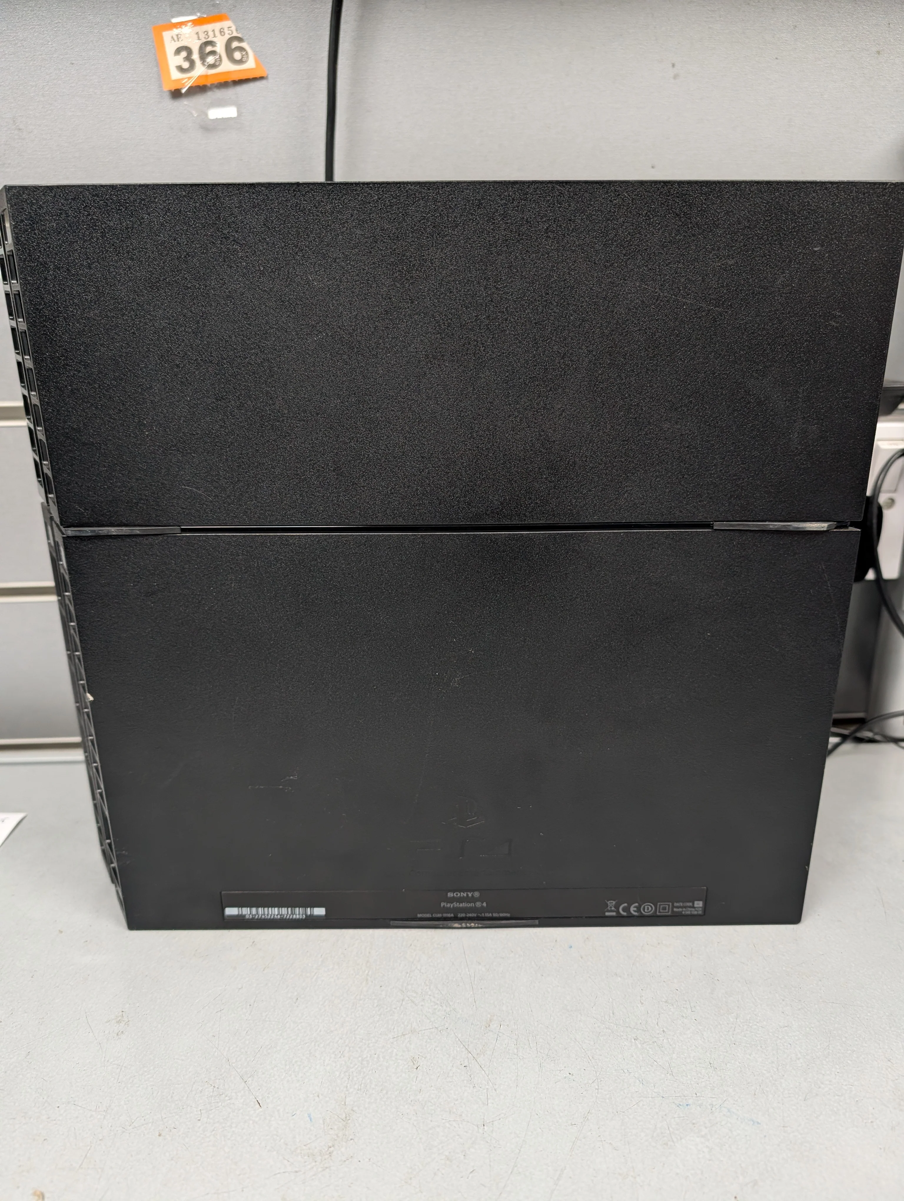 Ps4 500gb console - Image 3