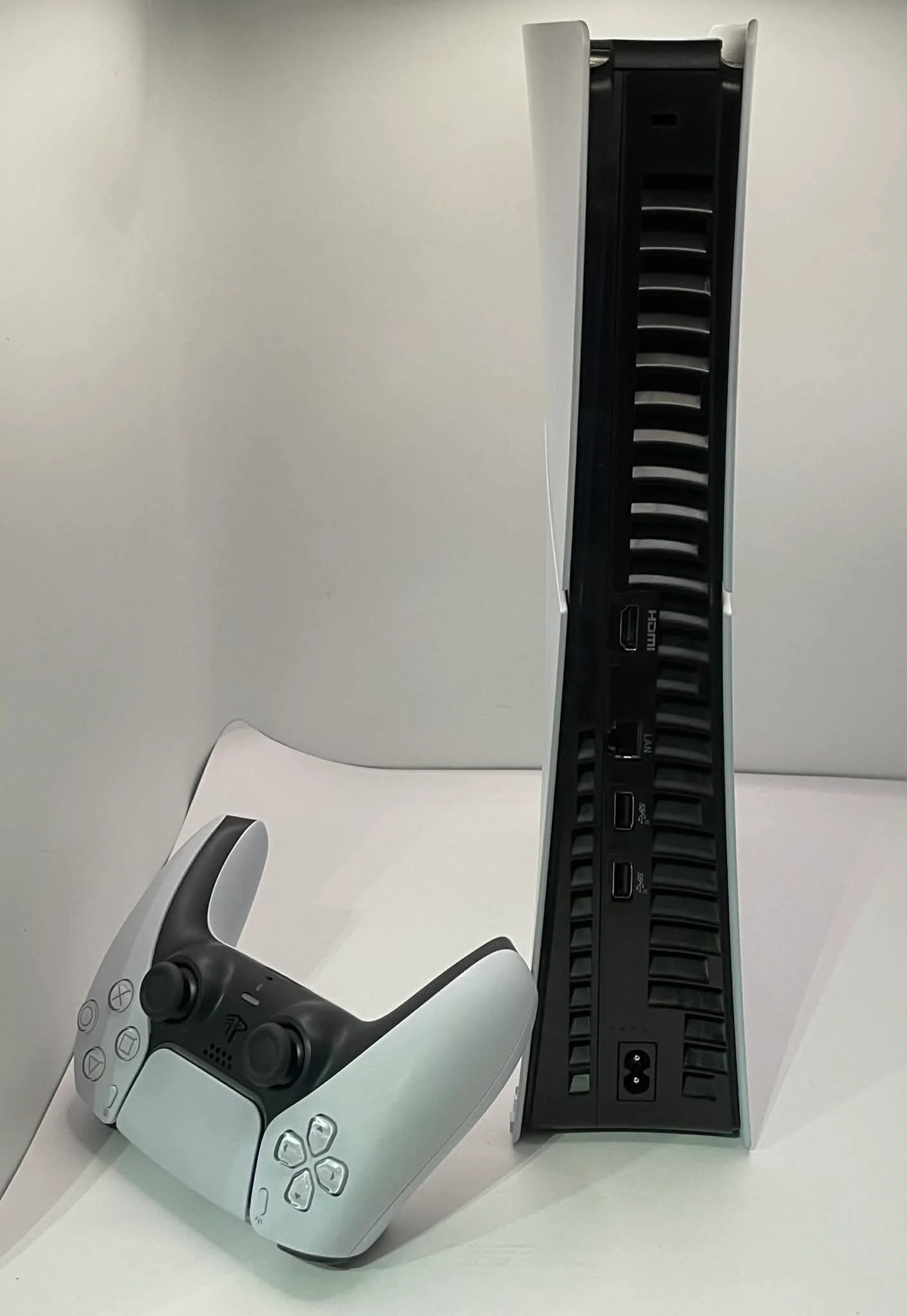 PS5 DIGITAL-1TB - Image 4