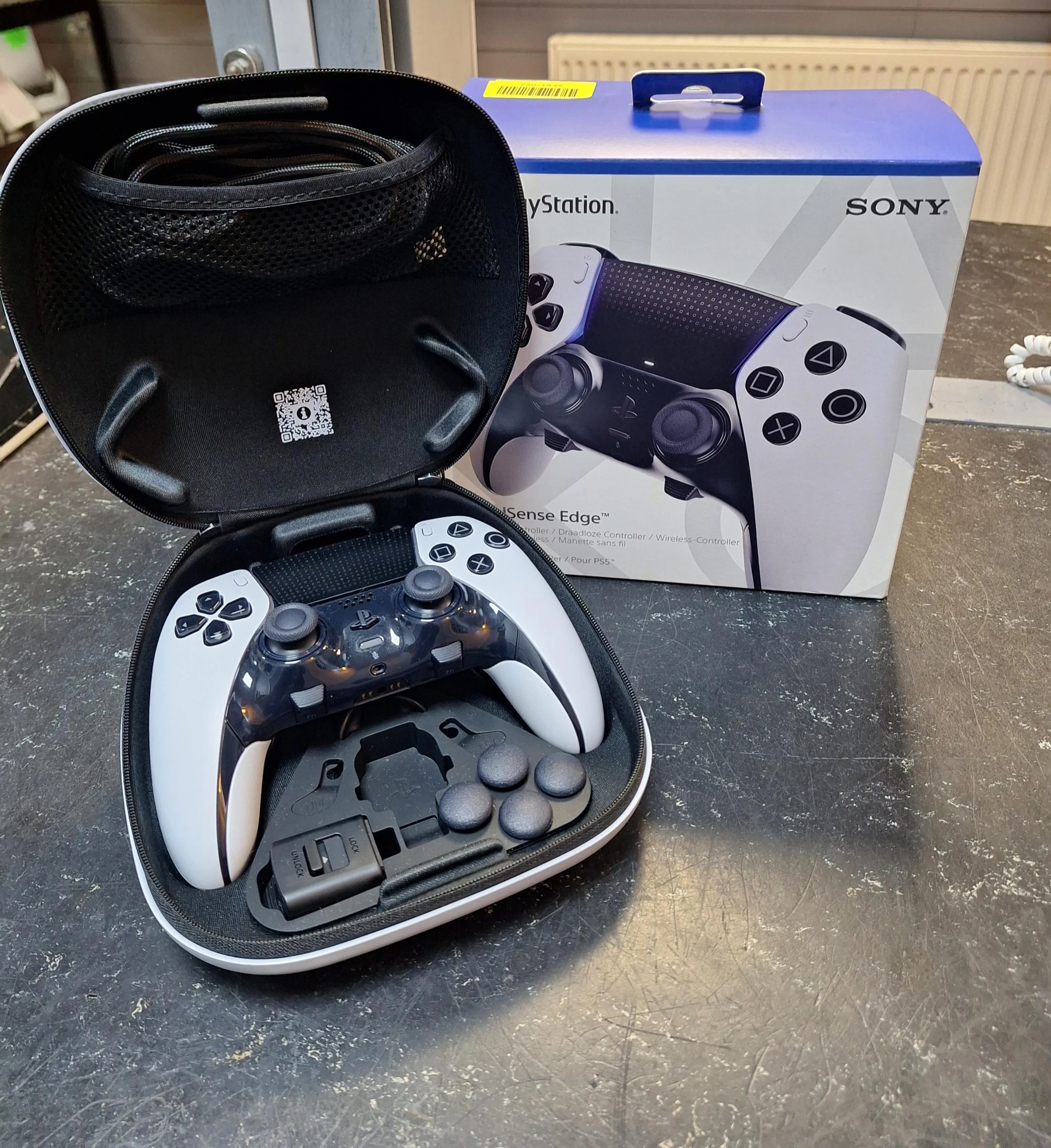 PS5 Edge Controller - Image 2