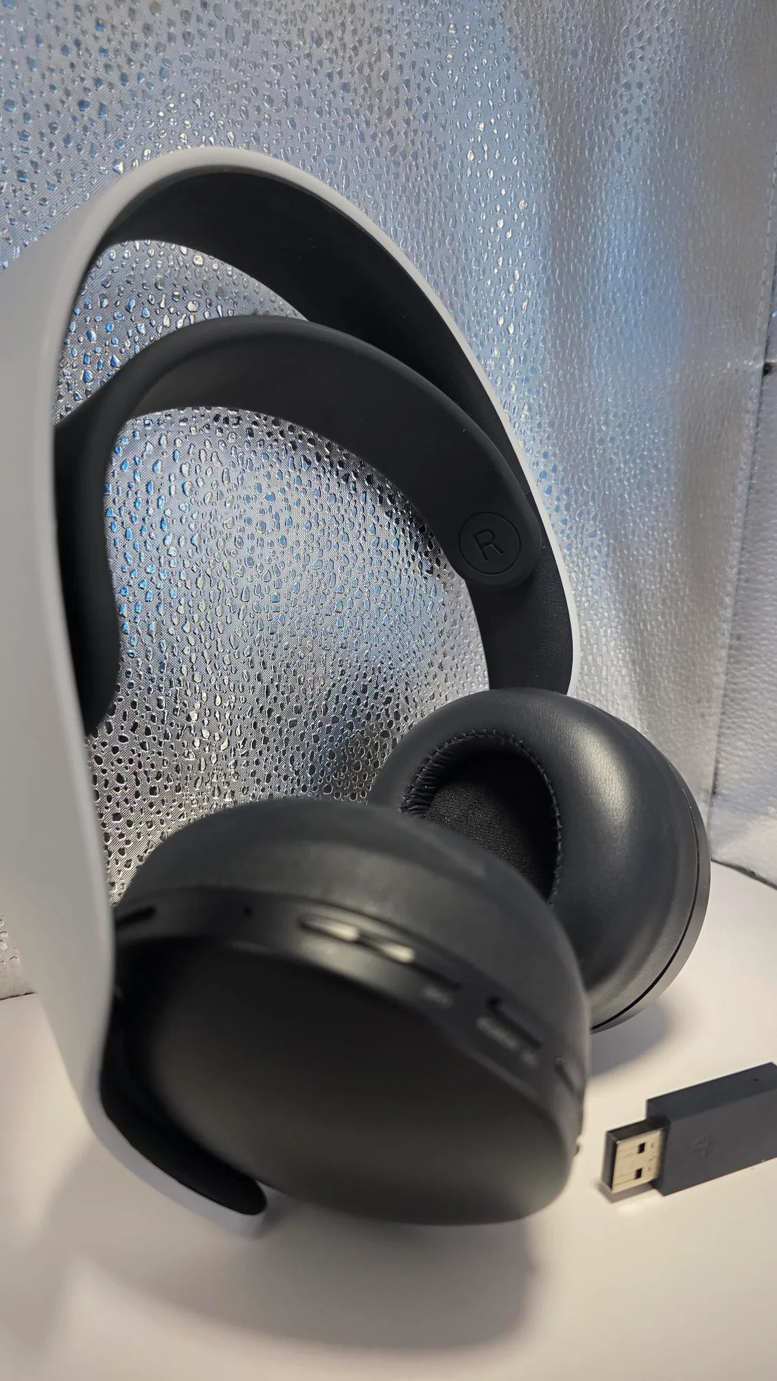 PULSE 3D Wireless Headset - Image 2