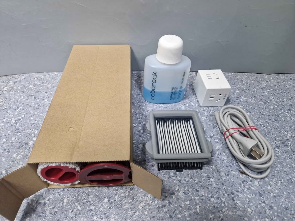 Roborock Dyad Pro Combo Wet and Dry Vacuum Cleaner, 5 in 1 *** COLLECTION ONLY *** - Image 4