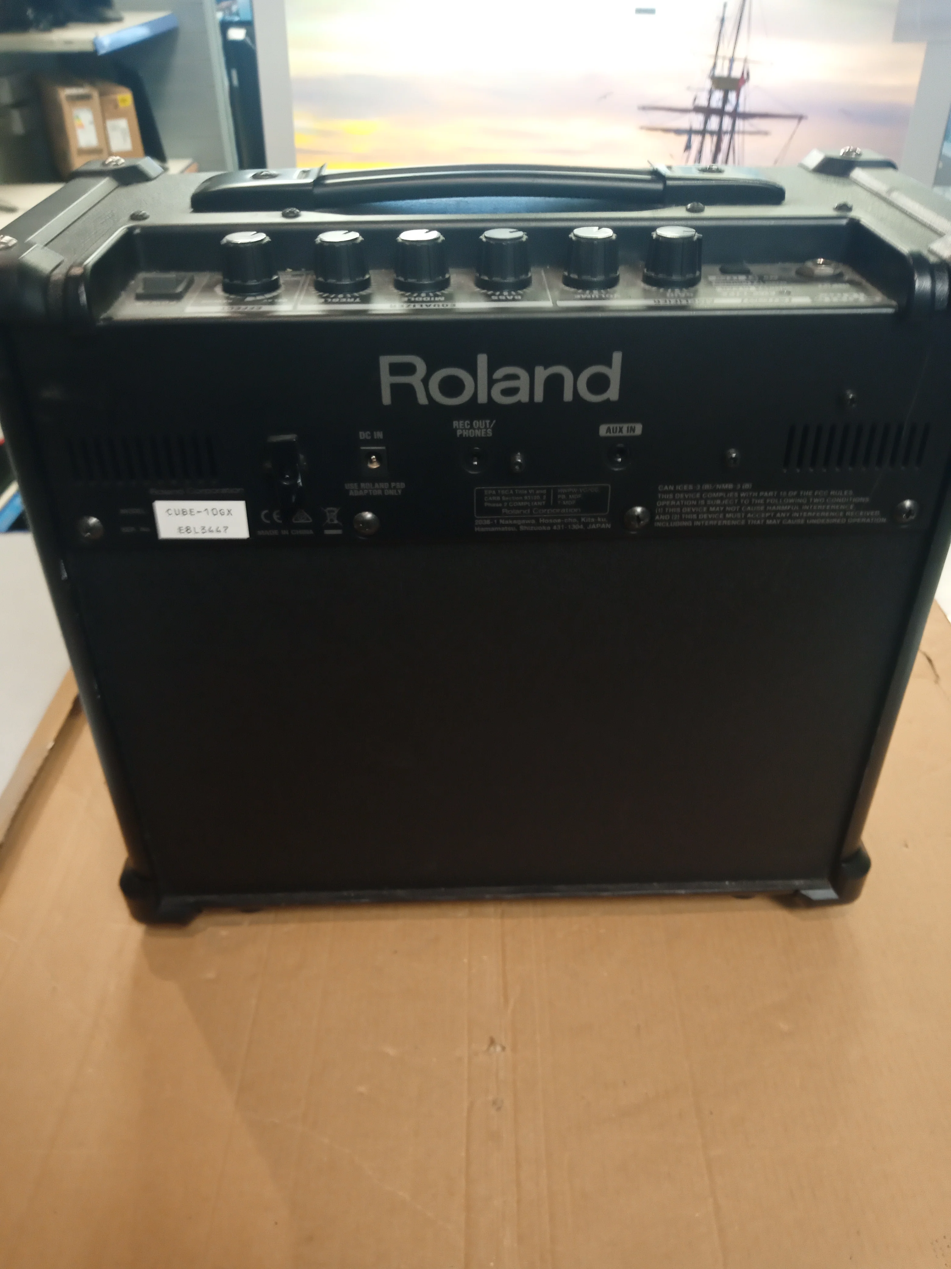 Roland Cube 10GX Guitar Amplifier - Image 3