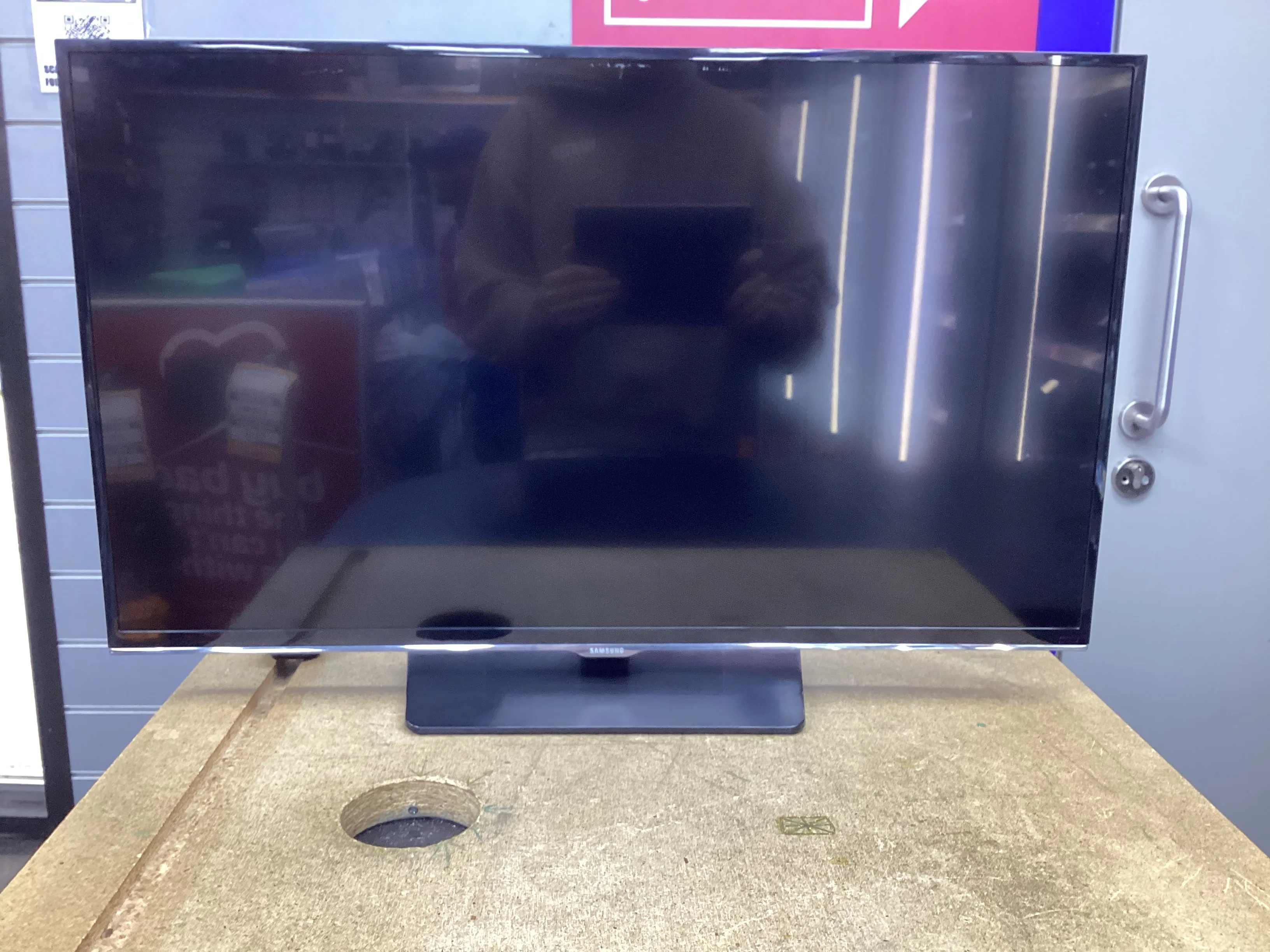 Samsung 32” TV