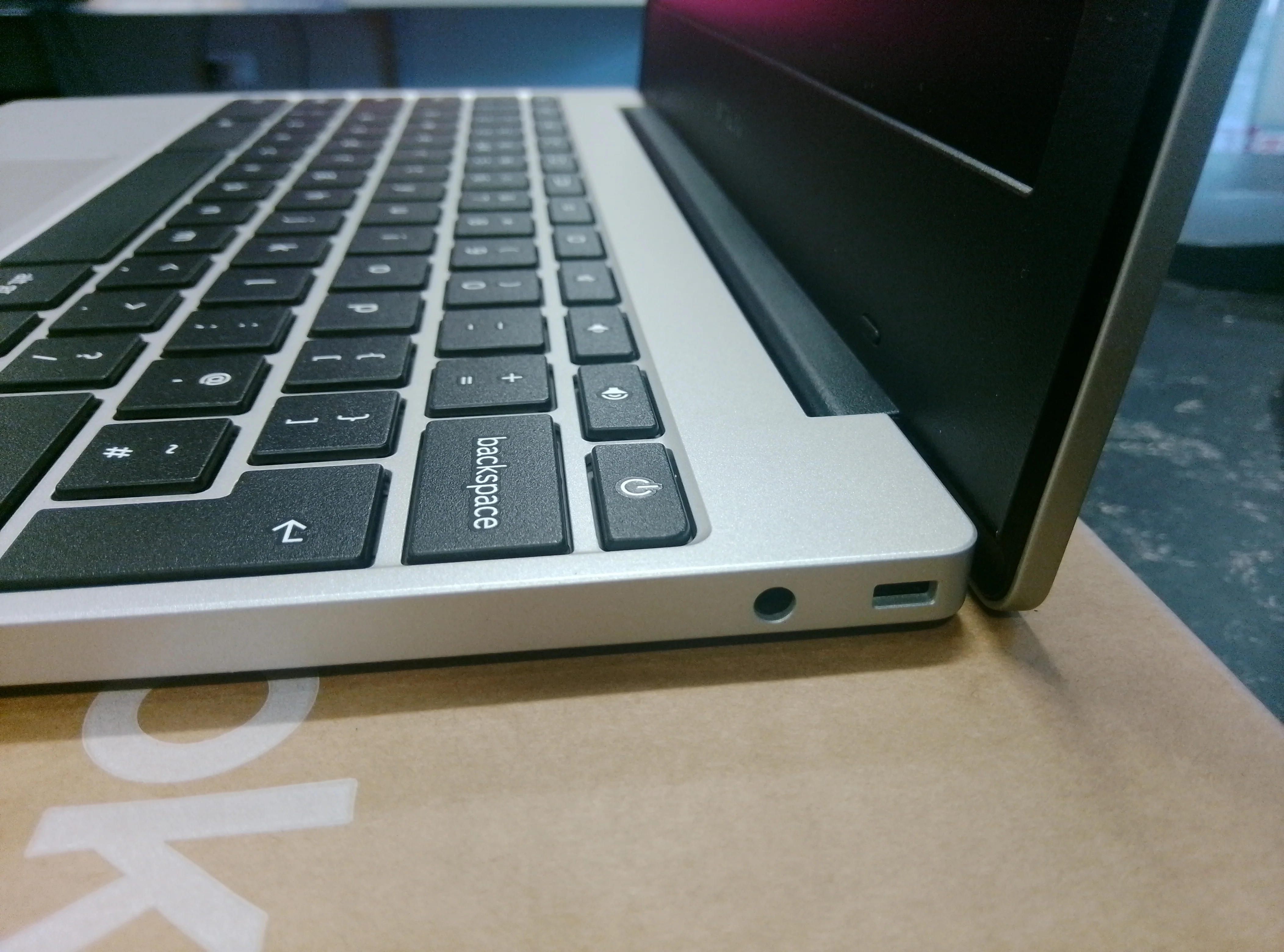 Samsung Chromebook XE310XDA/N4500/4GB Ram/64GB eMMC/11"/ChromeOS/B - Image 4