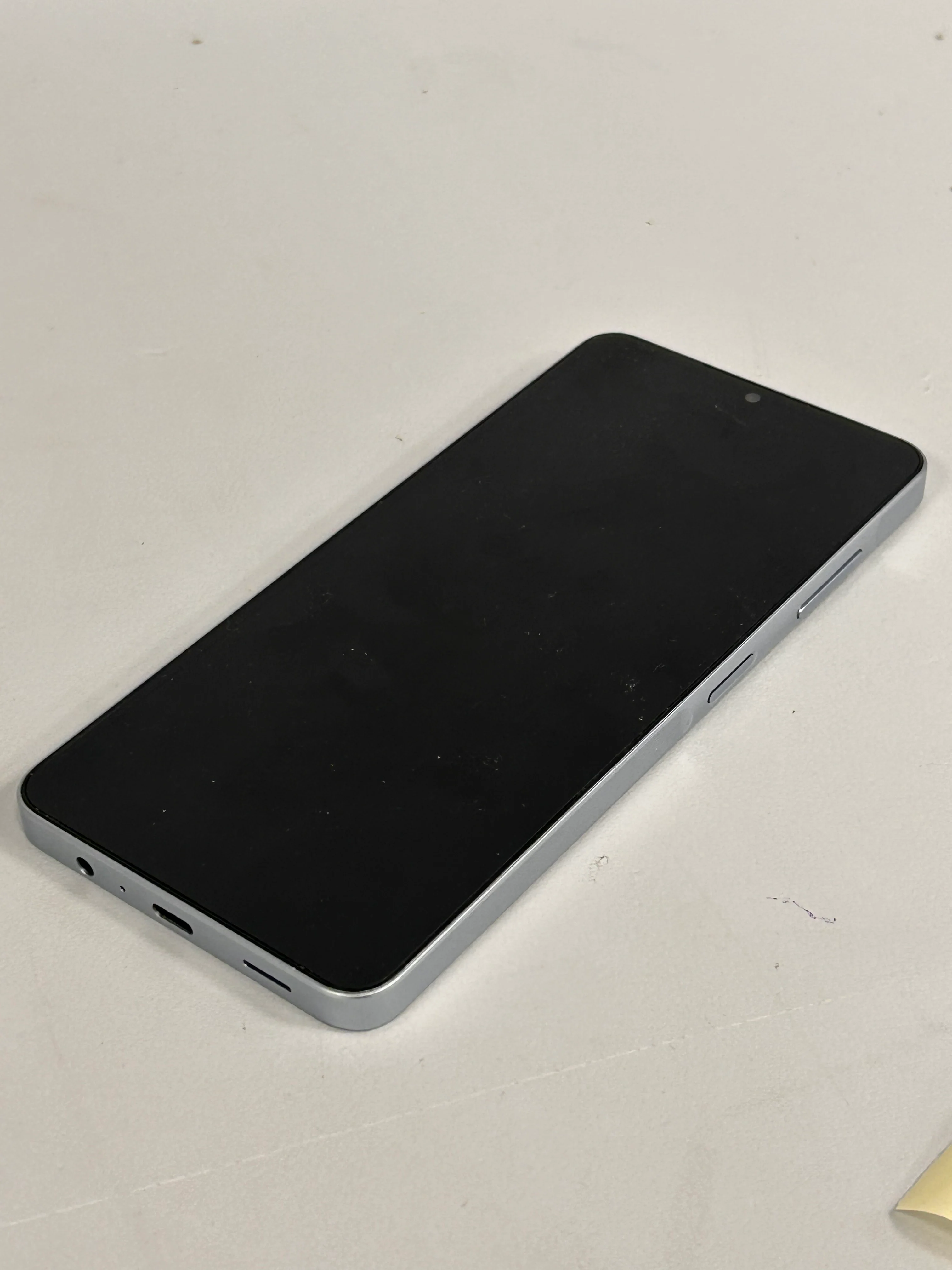 Samsung Galaxy A06 64GB White - Image 4