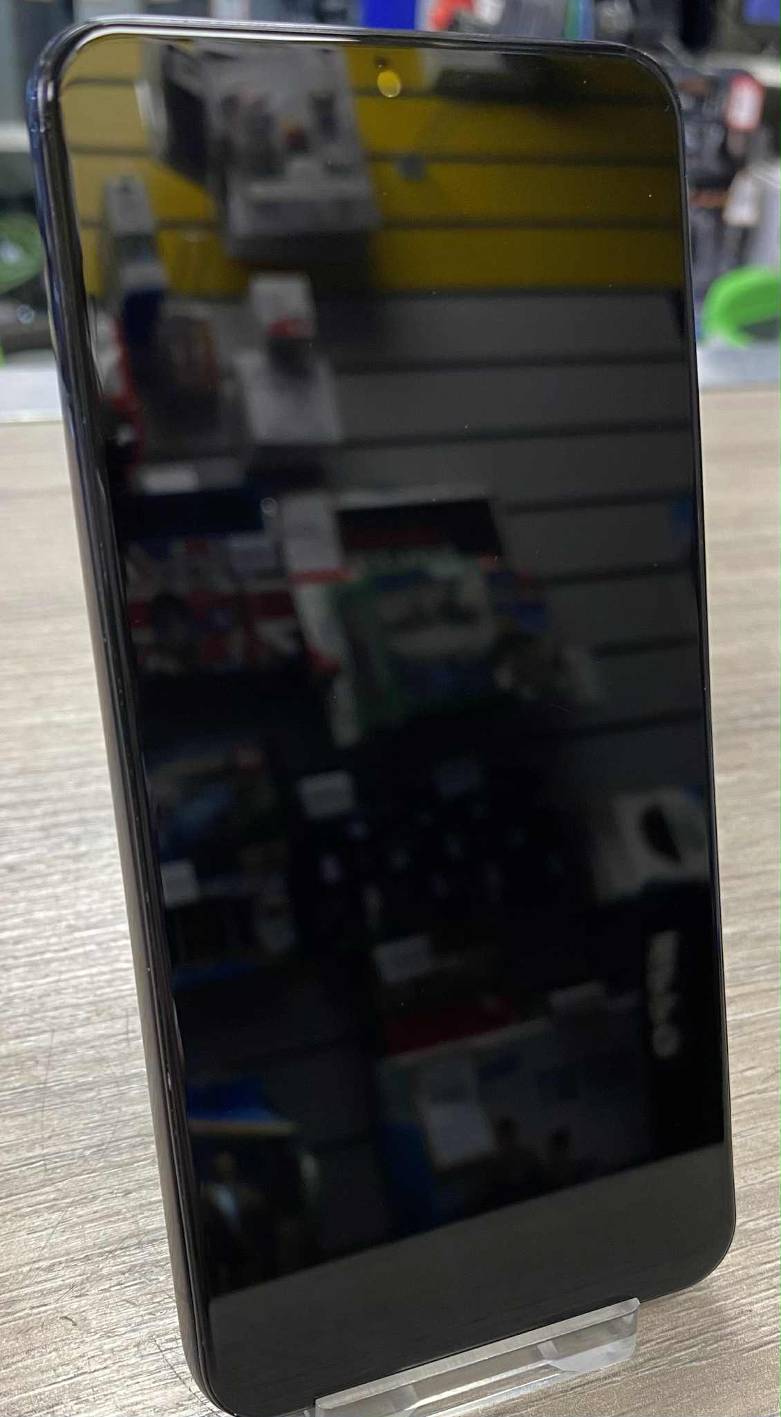 Samsung Galaxy S22 - 128GB - Image 3