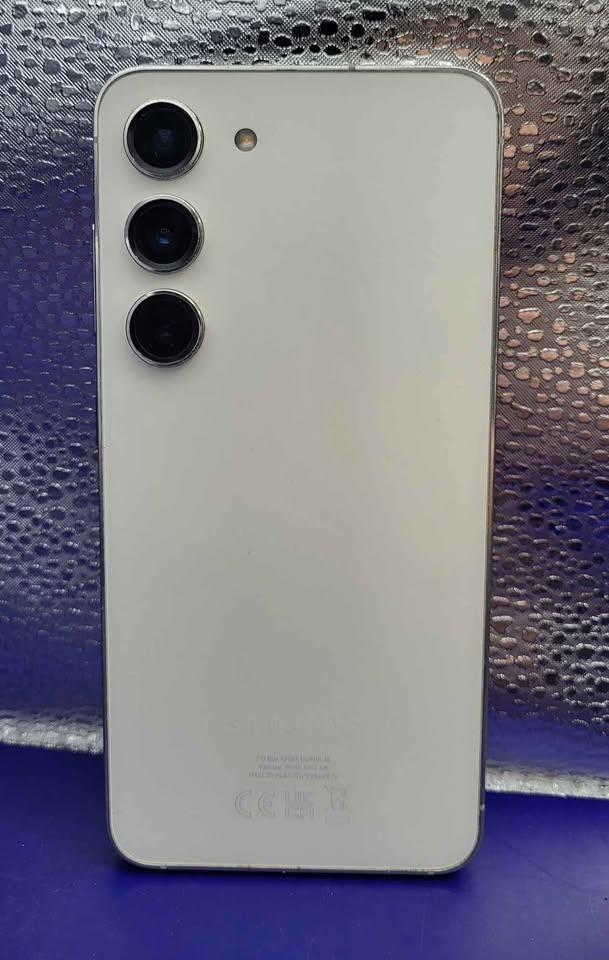 Samsung Galaxy S23 - 128GB - Dual Sim - Unlocked - Cream - Image 2