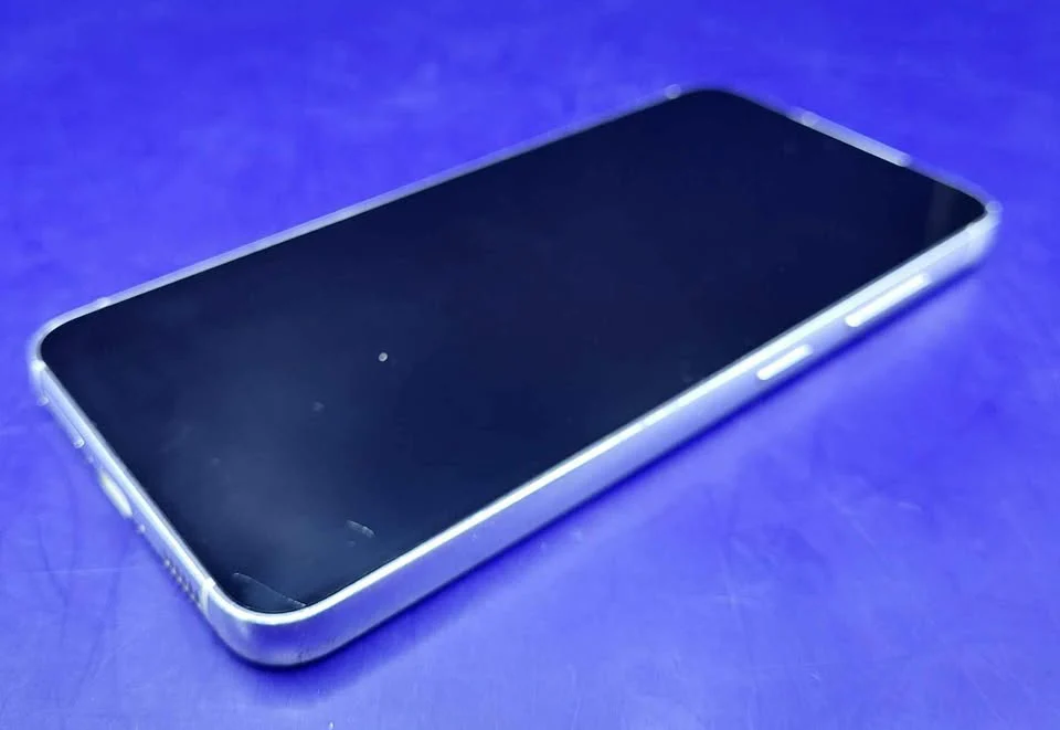 Samsung Galaxy S23 - 128GB - Dual Sim - Unlocked - Cream - Image 3