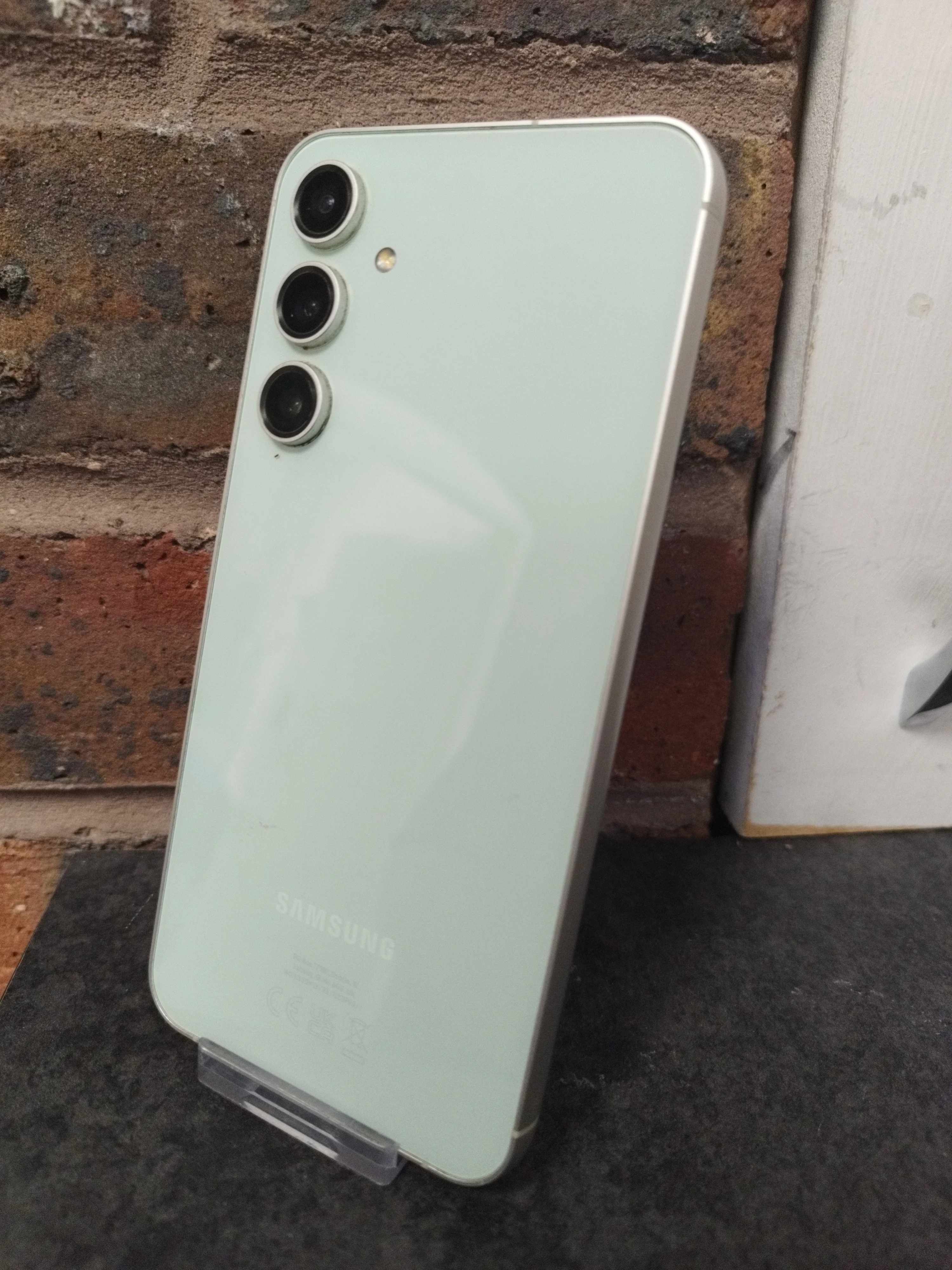 Samsung Galaxy S23 FE 128GB Mint - Image 3