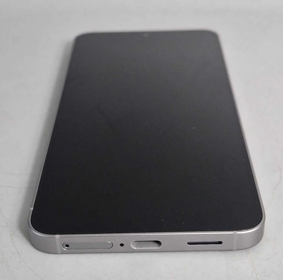 Samsung Galaxy S25 256GB Silver Shadow, Unlocked - Image 3