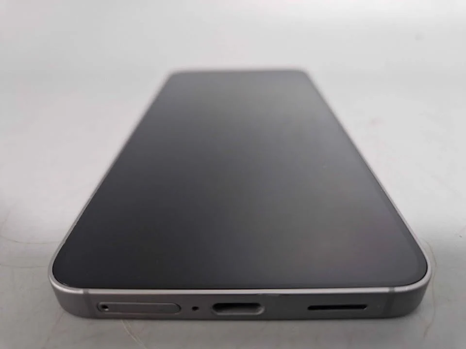 Samsung Galaxy S25 256GB Silver Shadow, Unlocked B - Image 4