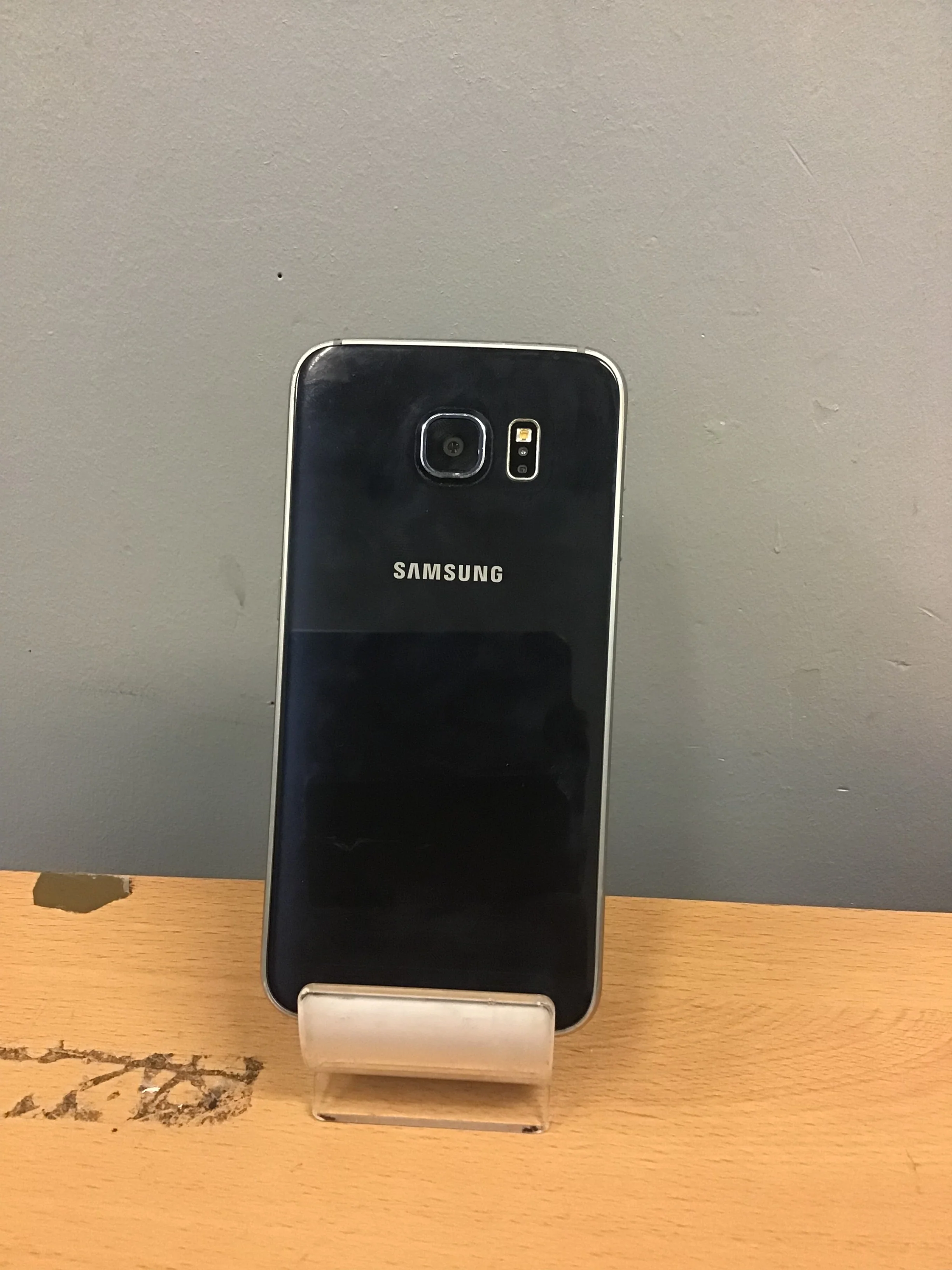 Samsung Galaxy S6 - Image 4