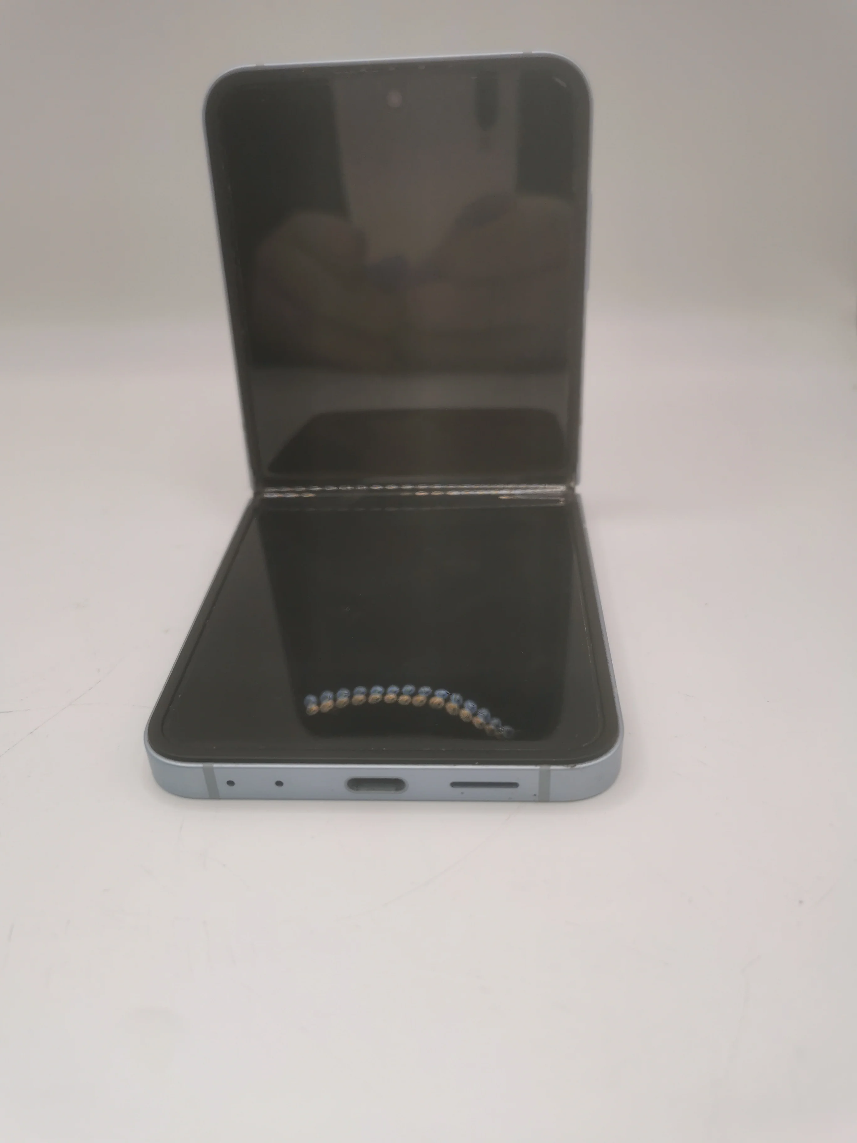 Samsung Galaxy Z Flip6 Blue 256gb Unlocked, Unboxed *DEAL* - Image 4