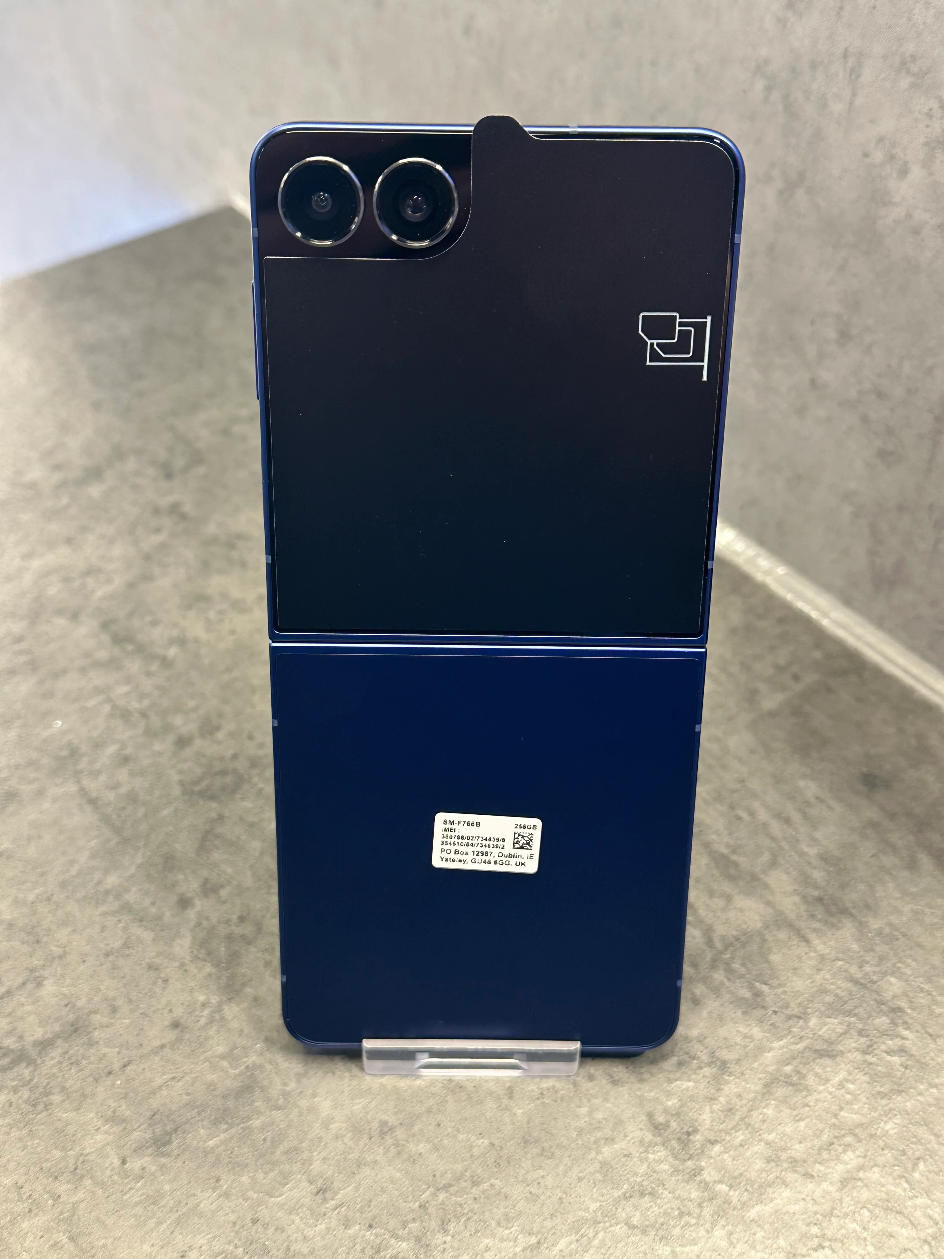 Samsung Galaxy Z Flip7 6.9'' 5G Foldable 256GB Blue Shadow BH 100% Cycle 0 - Image 4