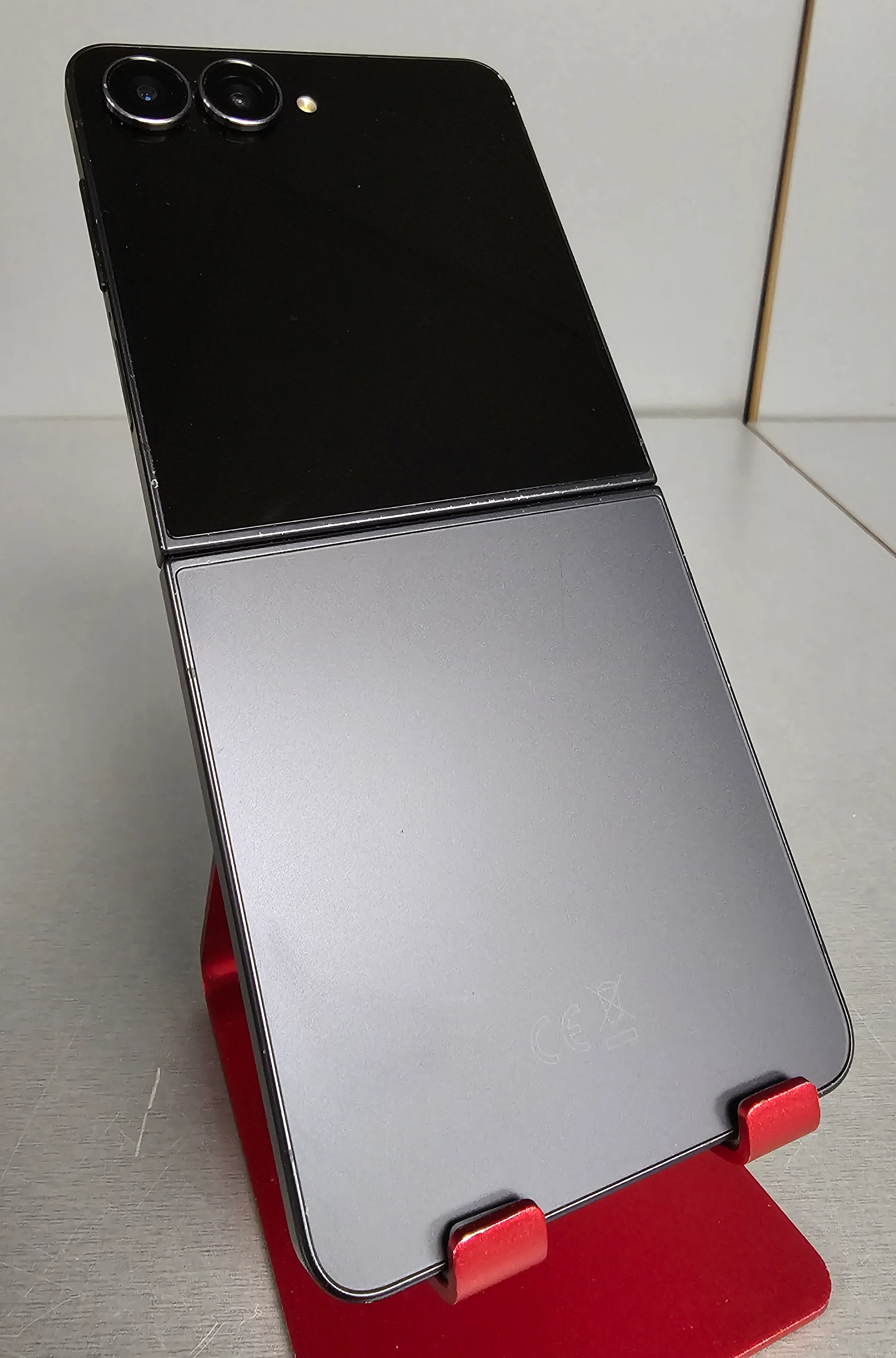 **Sale** Samsung Galaxy Z Flip7 (SM-F766B) 256GB Jetblack, Unlocked
