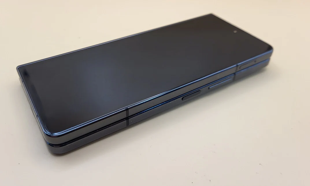 Samsung Galaxy Z Fold5 - 256GB - Phantom Black - Boxed - Image 2