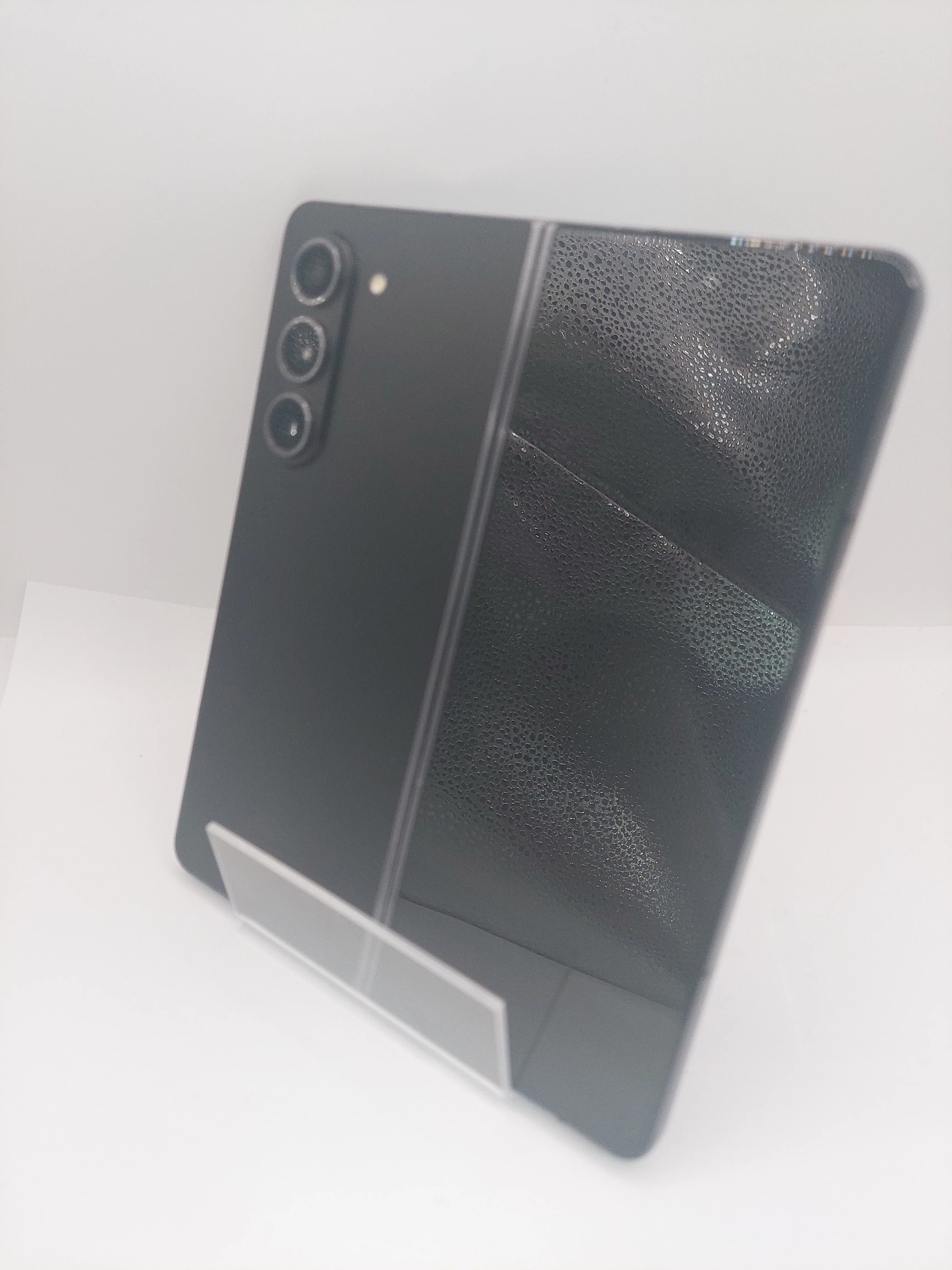 Samsung Galaxy Z Fold5 256GB Phantom Black, Unlocked, Unboxed with Charger - Image 2