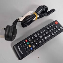 SAMSUNG NON SMART TV 32'' With Remote ***COLLECTION ONLY*** - Image 4